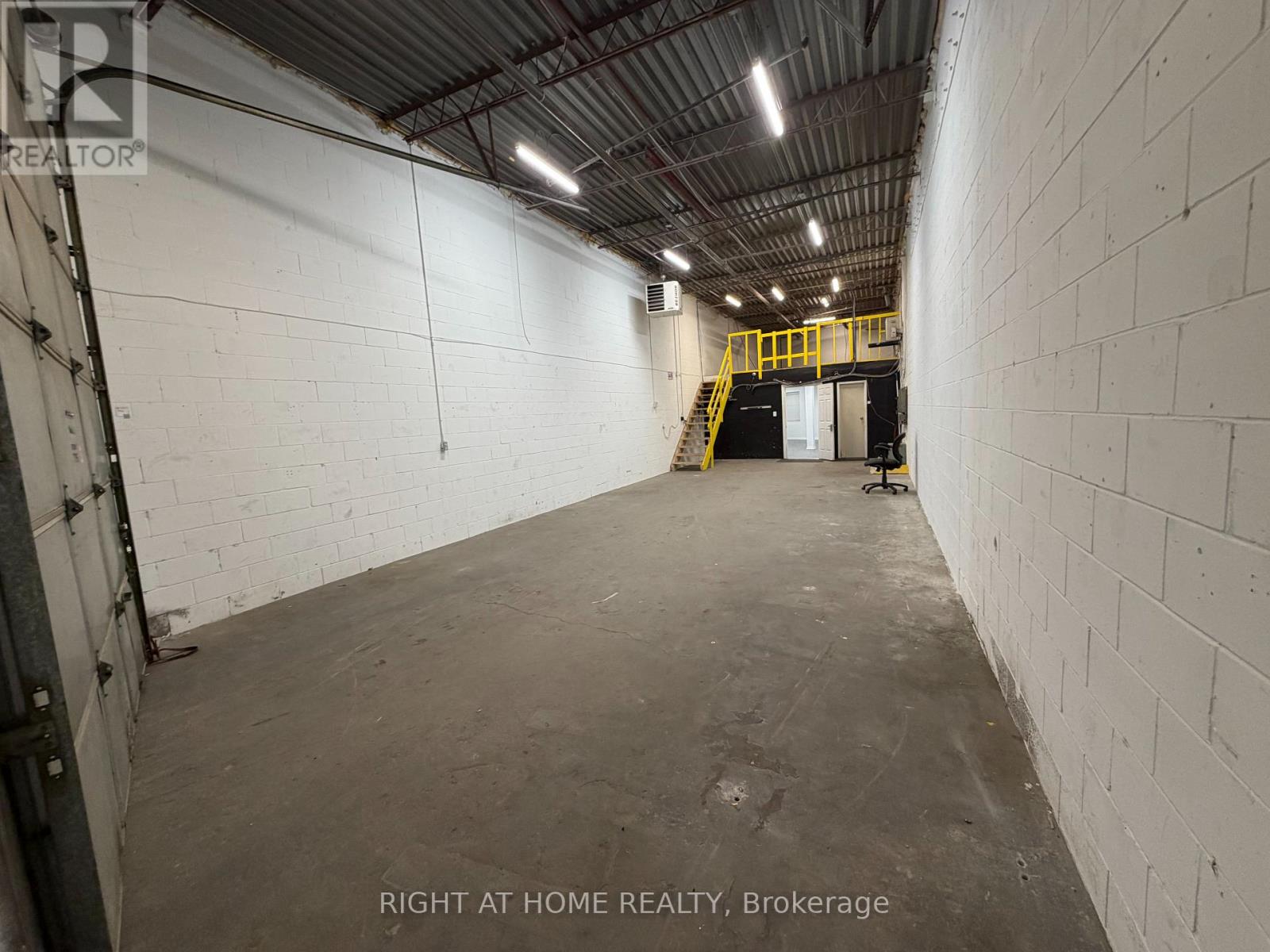 17 - 32 Goodmark Place, Toronto, Ontario  M9W 6J4 - Photo 5 - W12938246