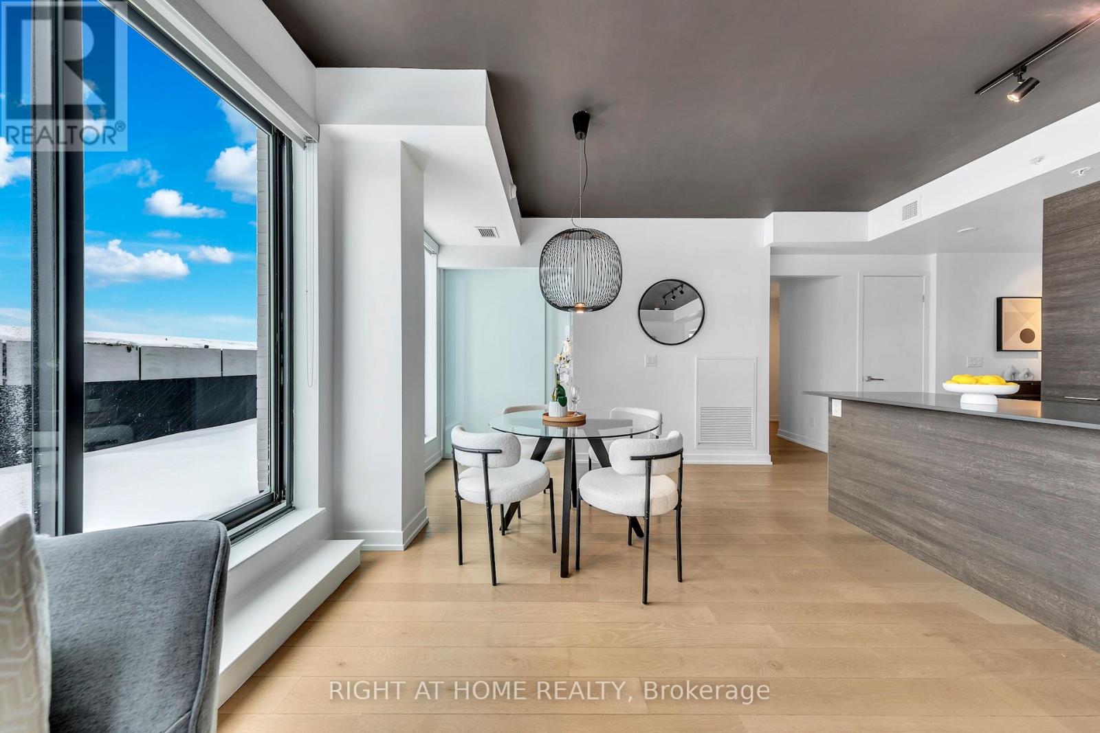 613 - 530 Indian Grove, Toronto, Ontario  M6P 0B3 - Photo 11 - W12947782