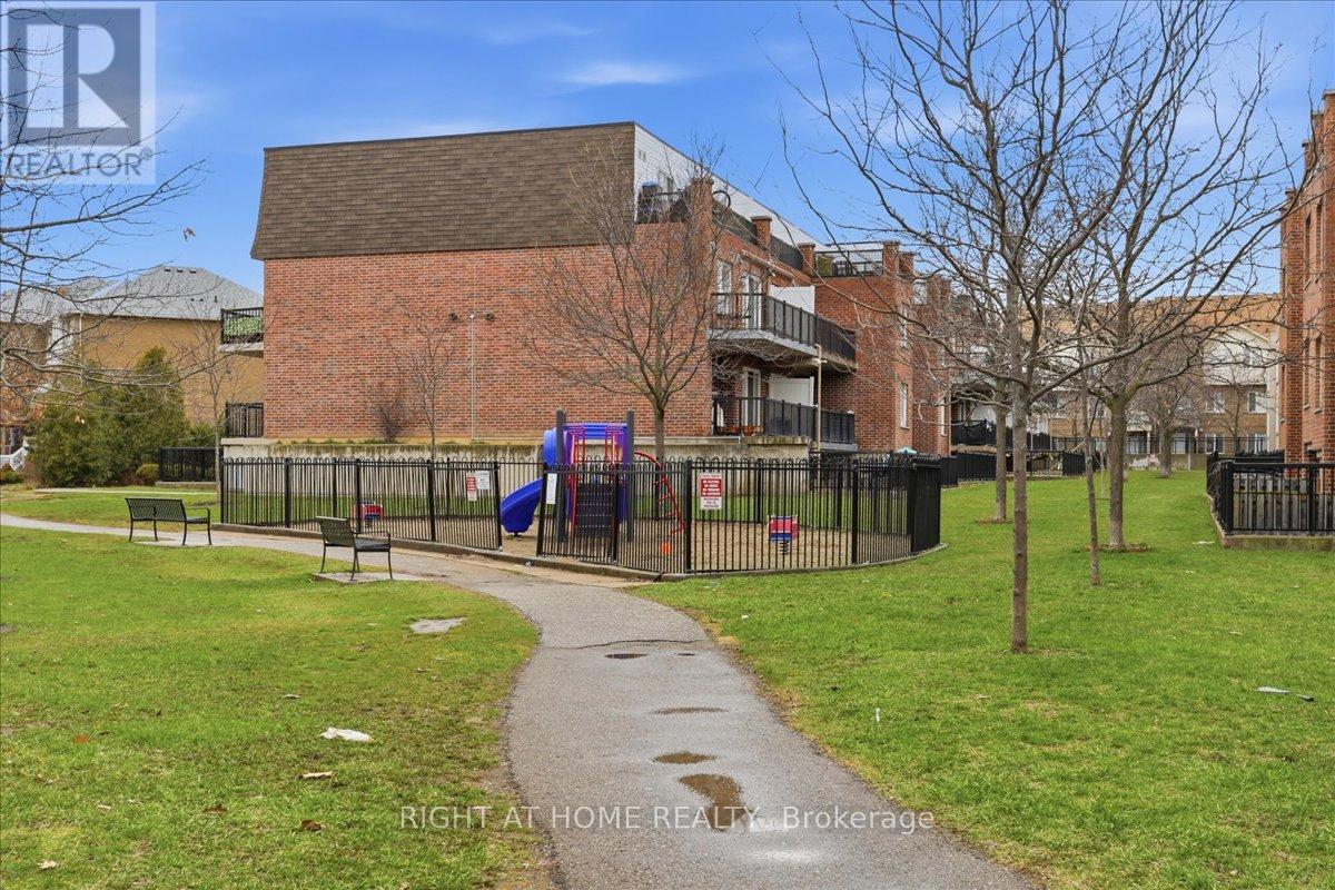 1009 - 3043 Finch Avenue W, Toronto, Ontario  M9M 0A4 - Photo 3 - W12995288