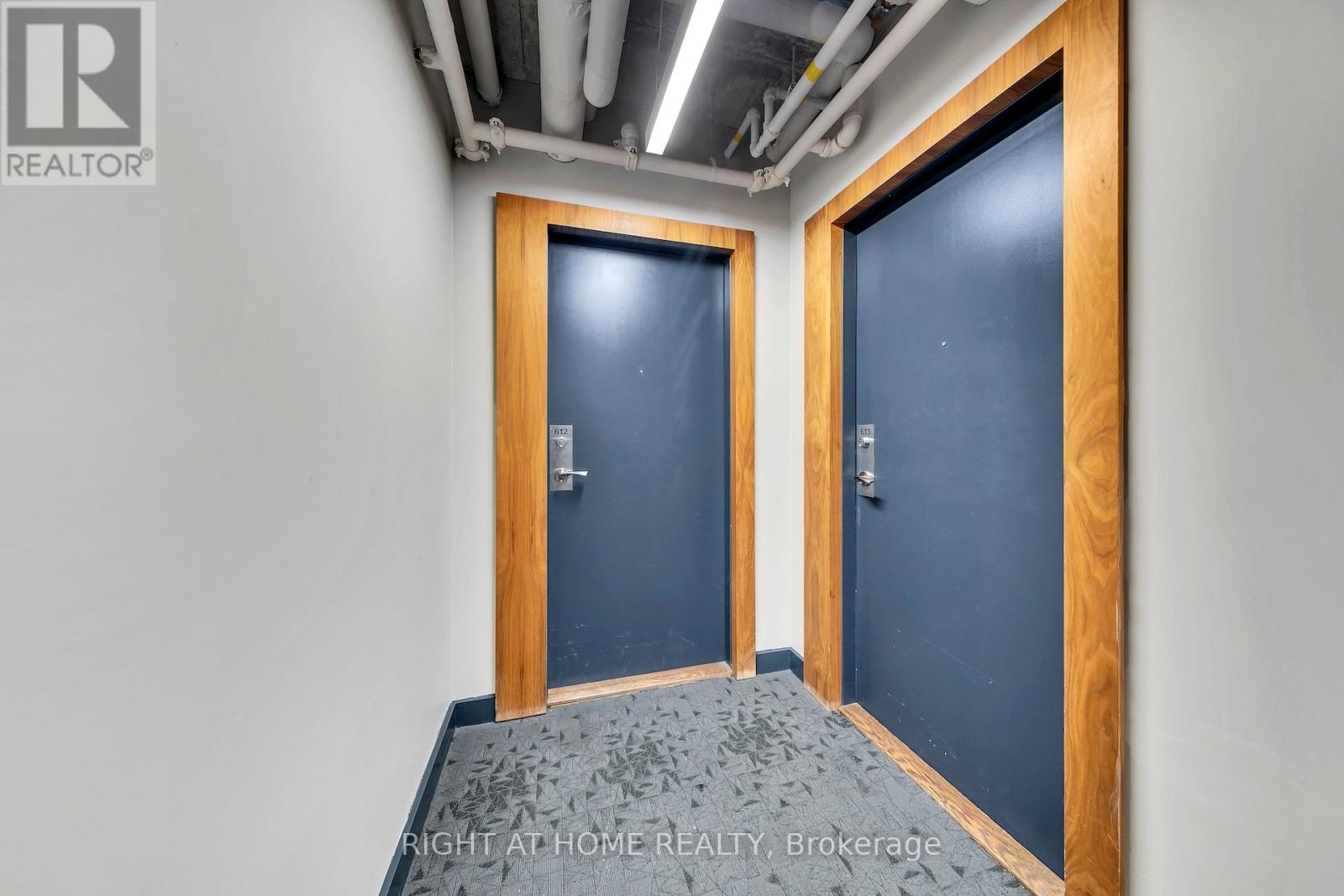 613 - 530 Indian Grove, Toronto, Ontario  M6P 0B3 - Photo 38 - W12947782