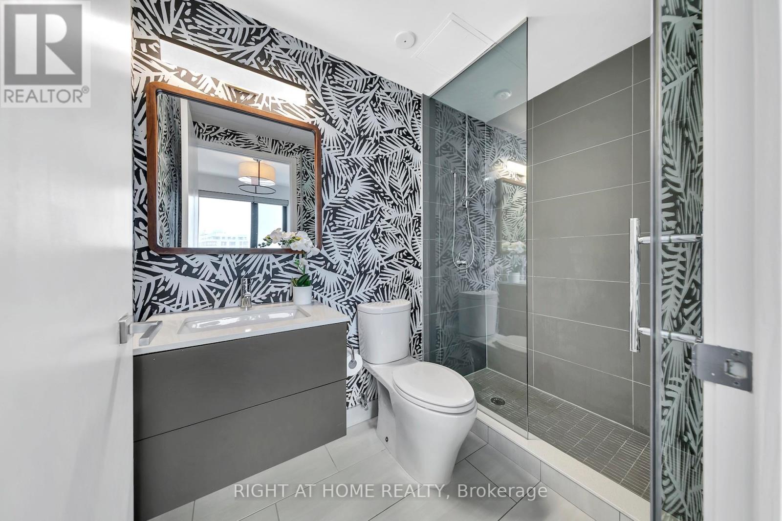 613 - 530 Indian Grove, Toronto, Ontario  M6P 0B3 - Photo 28 - W12947782