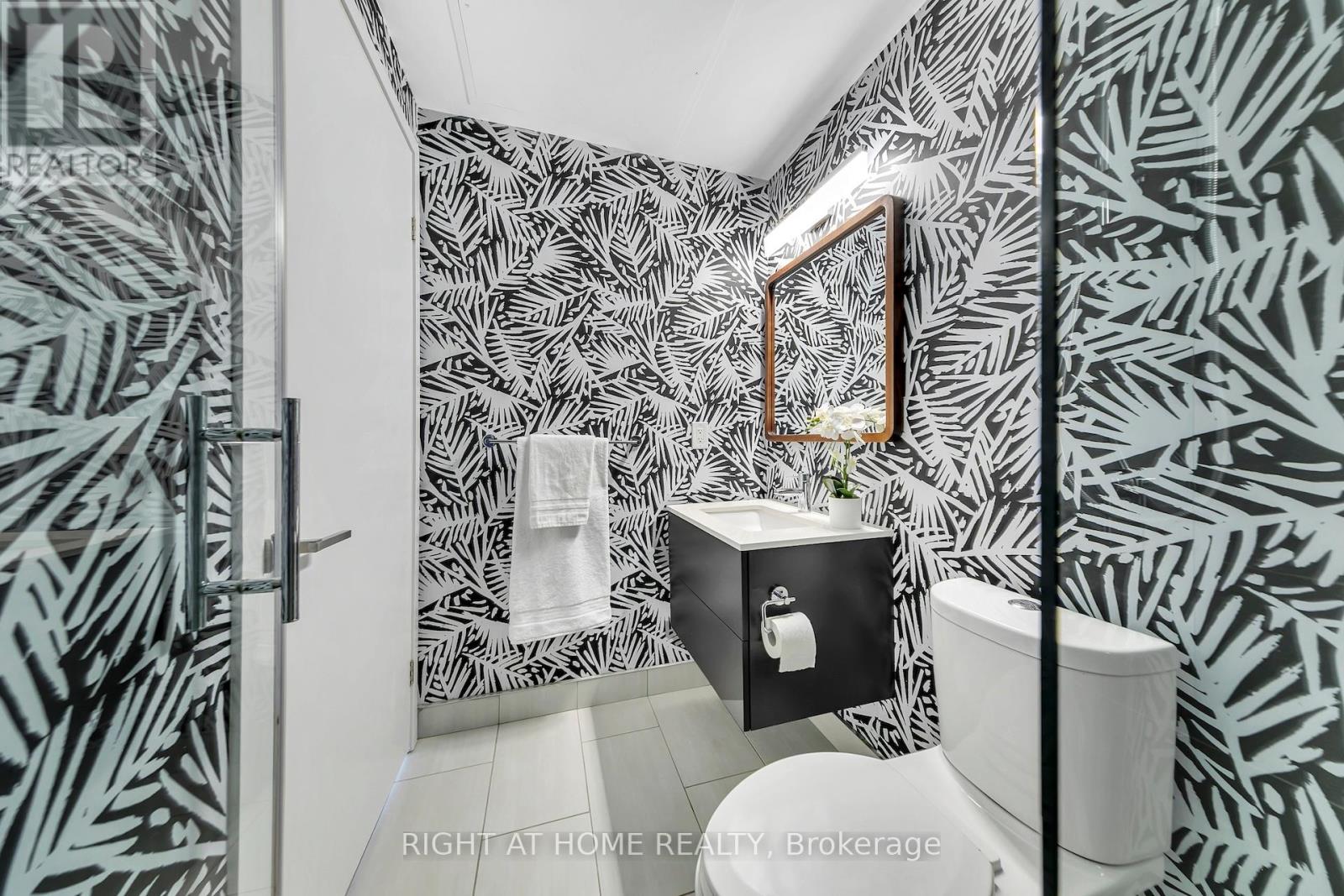 613 - 530 Indian Grove, Toronto, Ontario  M6P 0B3 - Photo 29 - W12947782