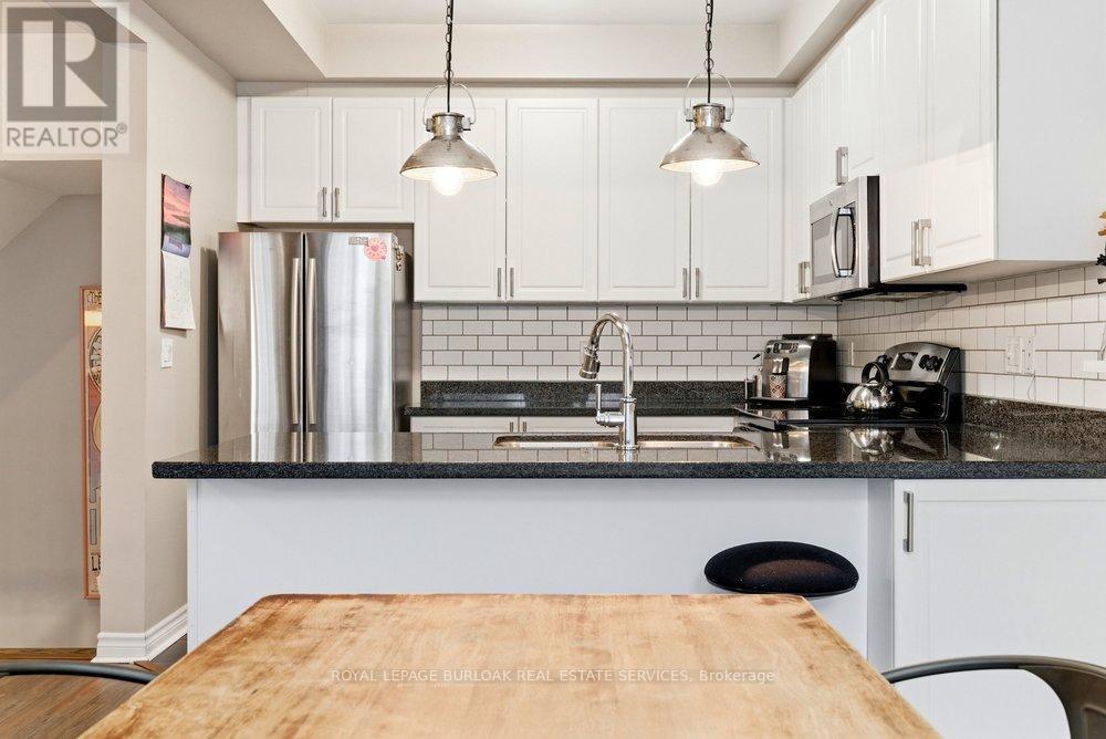 2362 Peppiatt Common, Burlington, Ontario  L7R 0C8 - Photo 19 - W13065566