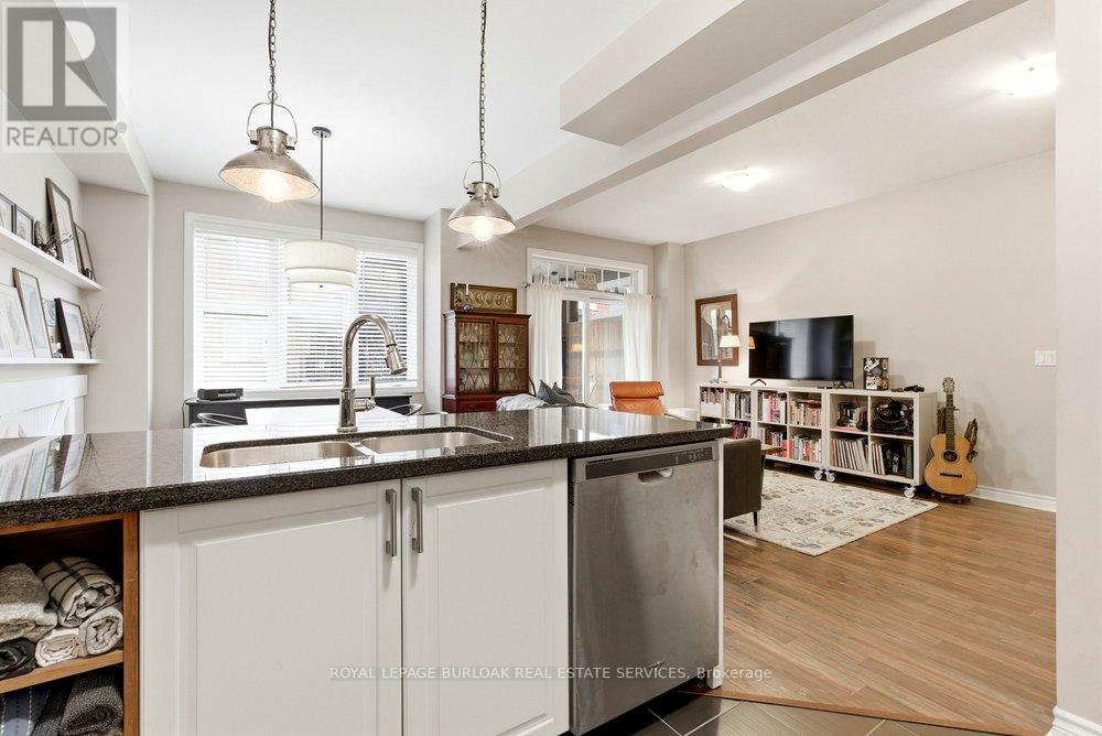 2362 Peppiatt Common, Burlington, Ontario  L7R 0C8 - Photo 23 - W13065566