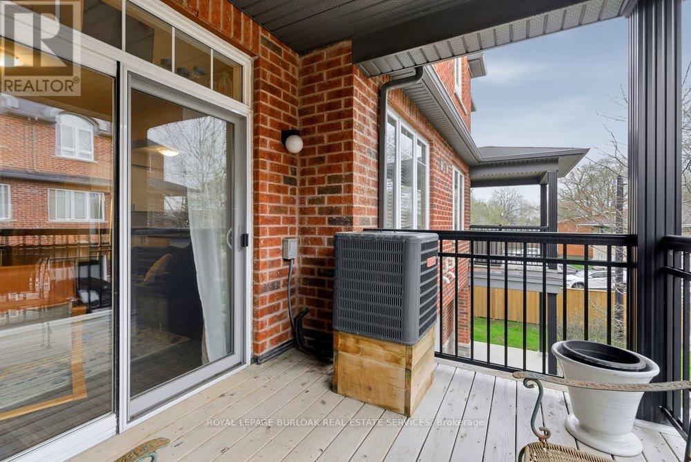 2362 Peppiatt Common, Burlington, Ontario  L7R 0C8 - Photo 32 - W13065566