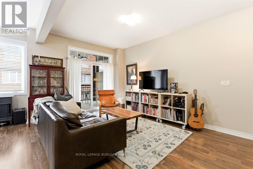 2362 Peppiatt Common, Burlington, Ontario  L7R 0C8 - Photo 9 - W13065566