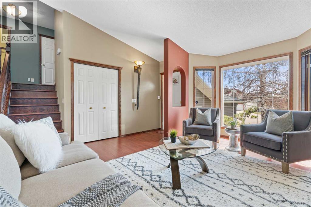 38 Shawbrooke Place Sw, Calgary, Alberta  T2Y 3B8 - Photo 5 - A2304138