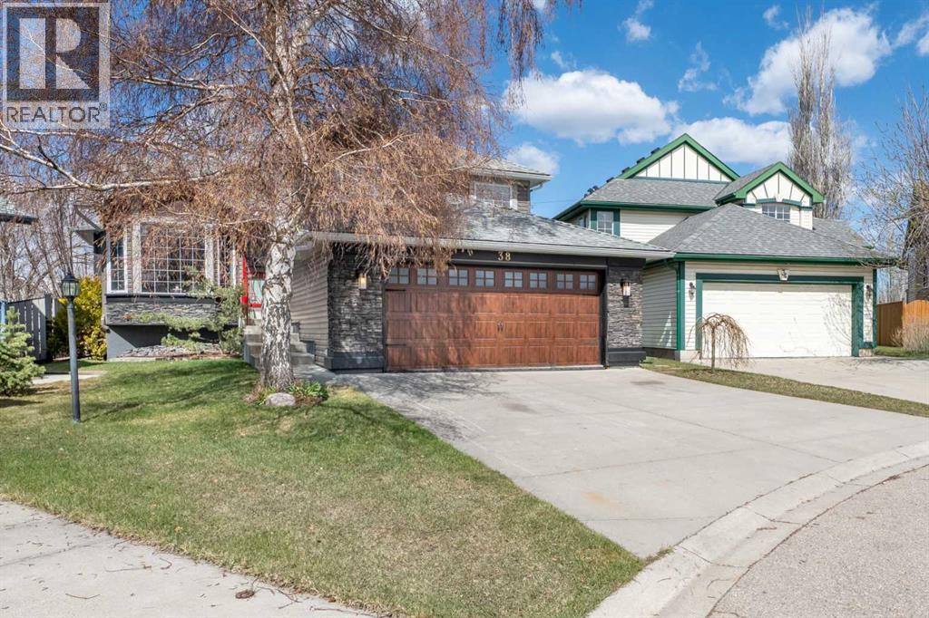 38 Shawbrooke Place Sw, Calgary, Alberta  T2Y 3B8 - Photo 3 - A2304138