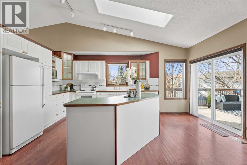 38 Shawbrooke Place Sw, Calgary, Alberta  T2Y 3B8 - Photo 9 - A2304138