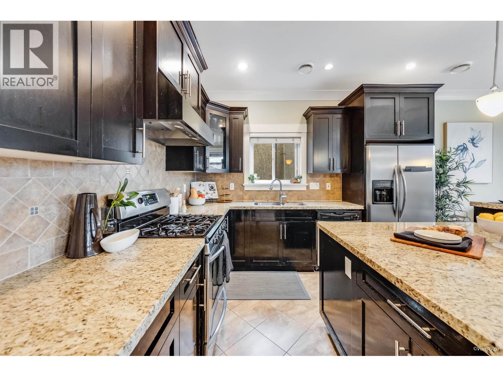 2457 E 3rd Avenue, Vancouver, British Columbia  V5M 1G8 - Photo 11 - R3117933