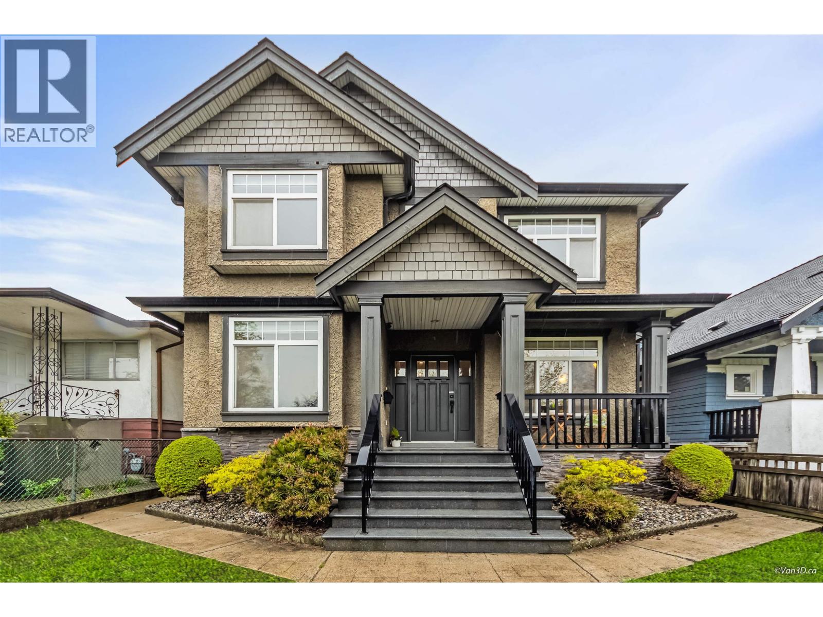 2457 E 3rd Avenue, Vancouver, British Columbia  V5M 1G8 - Photo 1 - R3117933