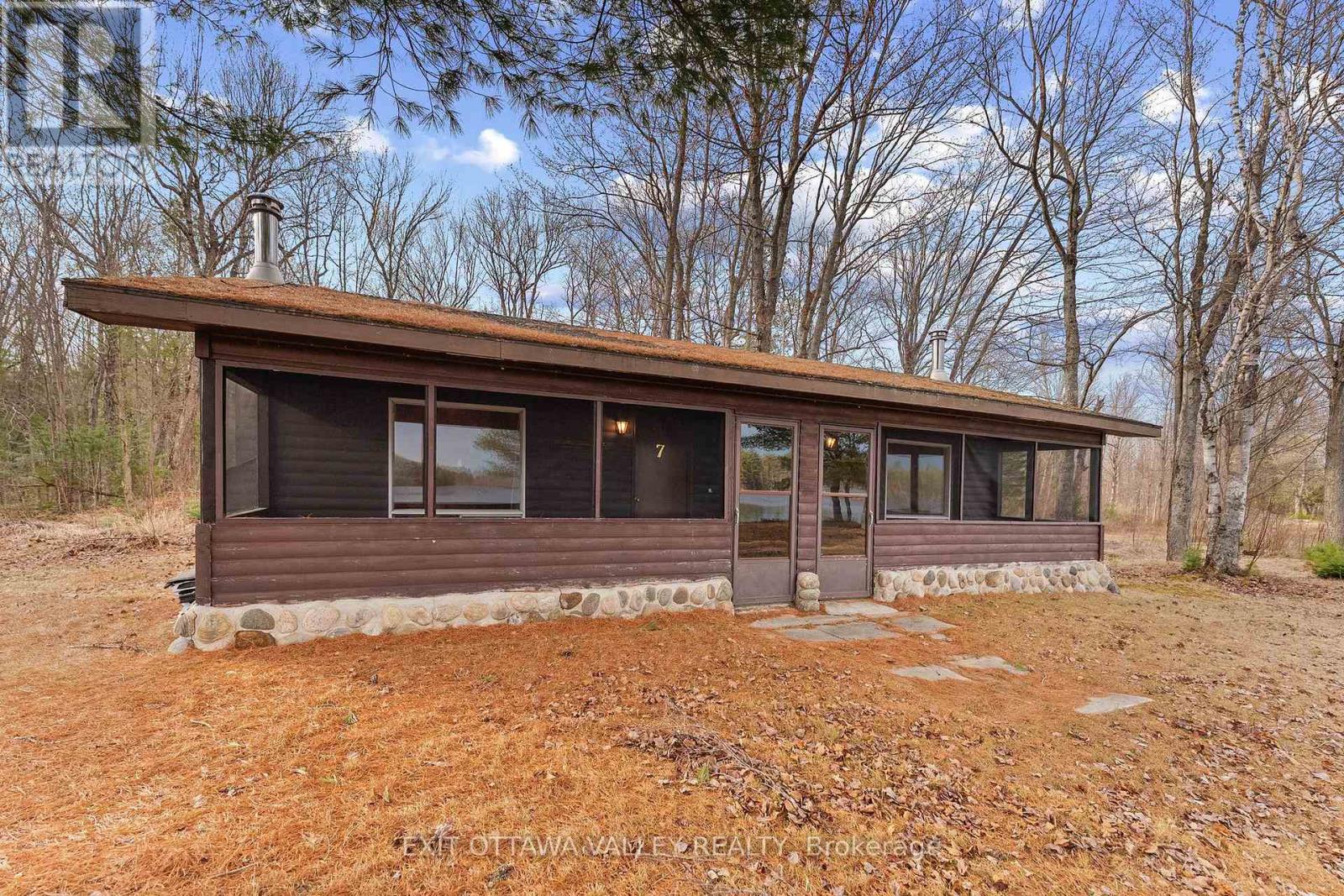 104 K/o Lodge Trail, Laurentian Hills, Ontario  K0J 1P0 - Photo 34 - X13065728