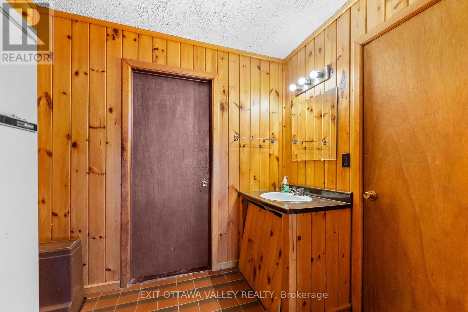 104 K/o Lodge Trail, Laurentian Hills, Ontario  K0J 1P0 - Photo 35 - X13065728