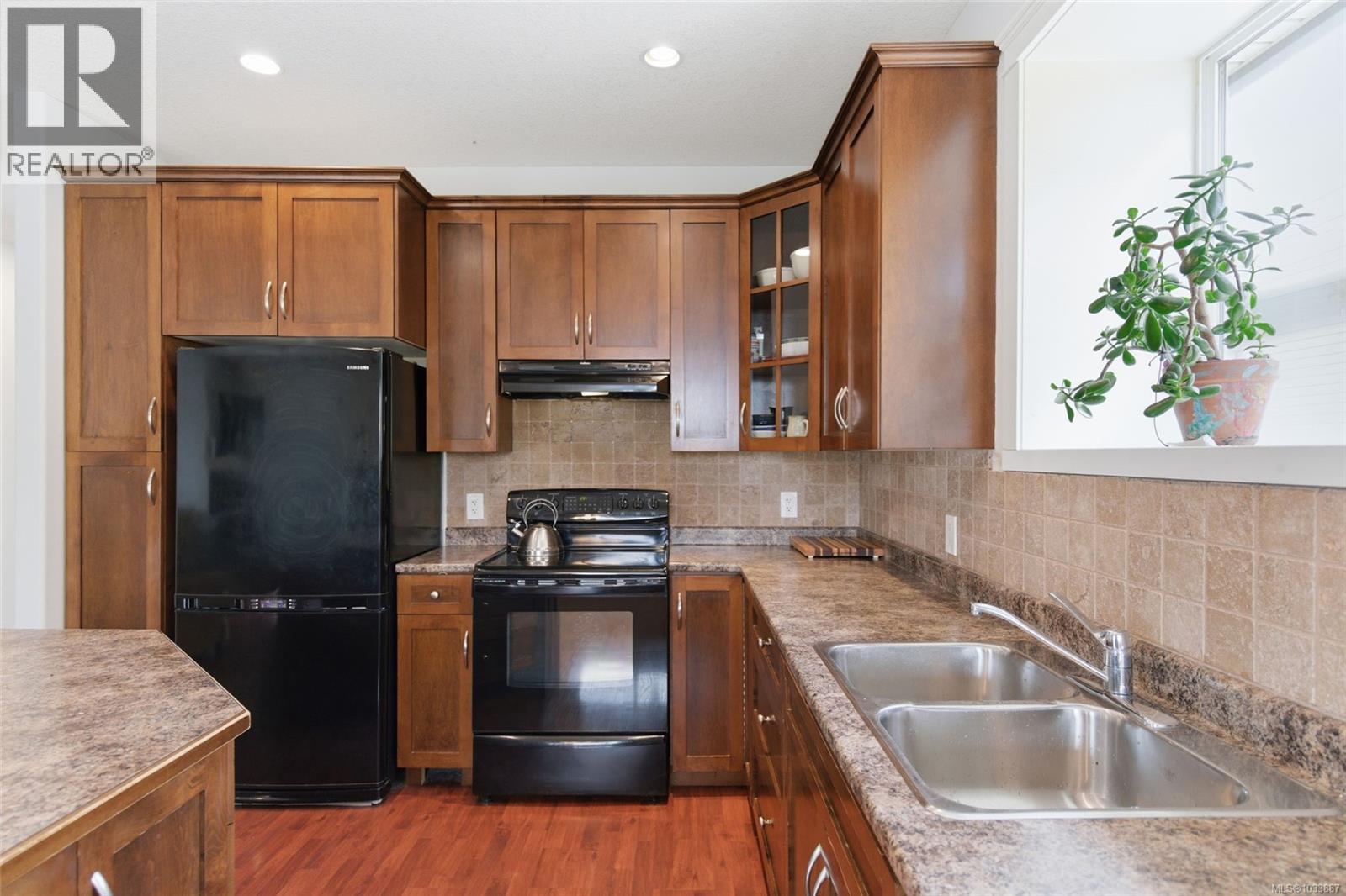 686 Howard Ave, Nanaimo, British Columbia  V9R 3S7 - Photo 5 - 1033887