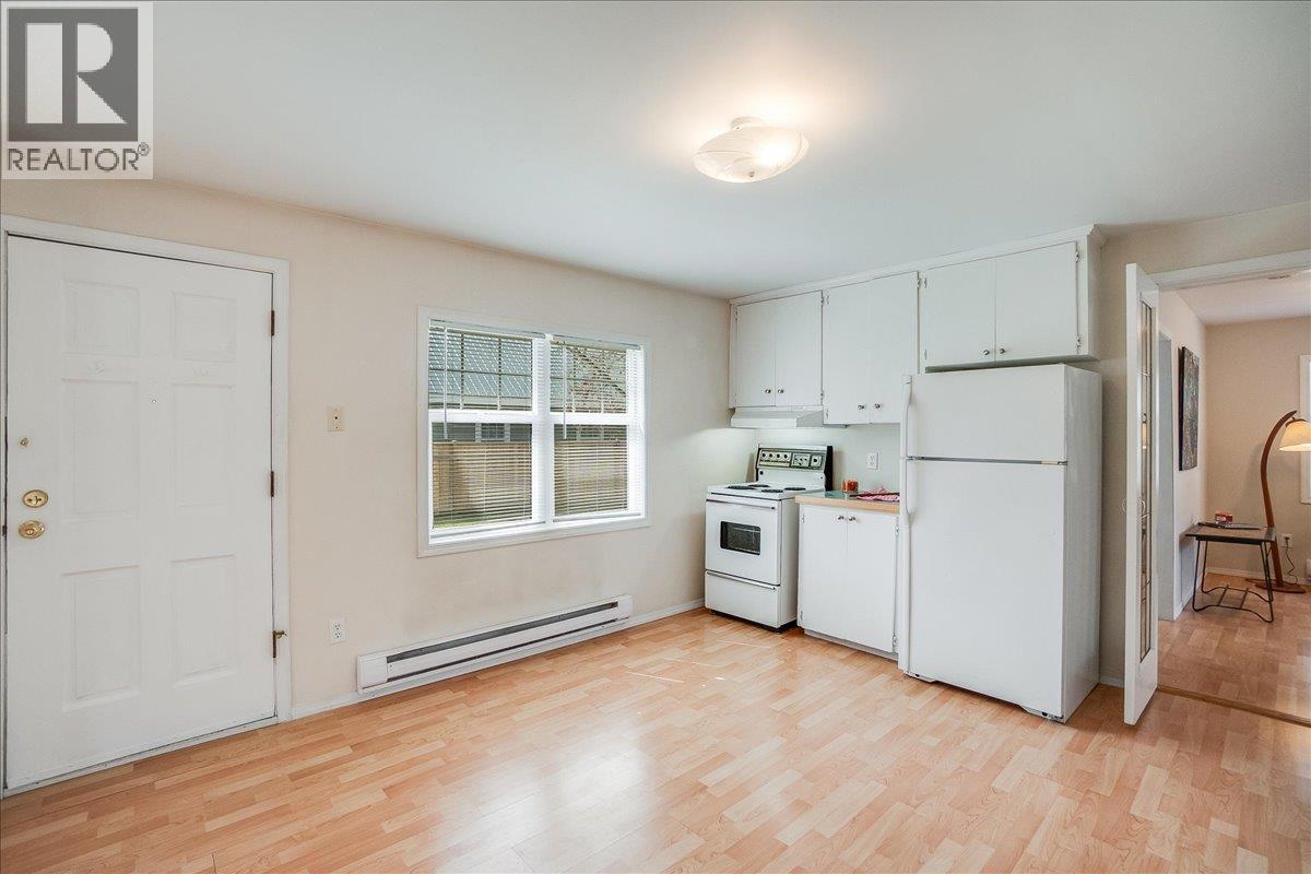 501 Arthur Street, Slocan, British Columbia  V0G 2C0 - Photo 9 - 10385478