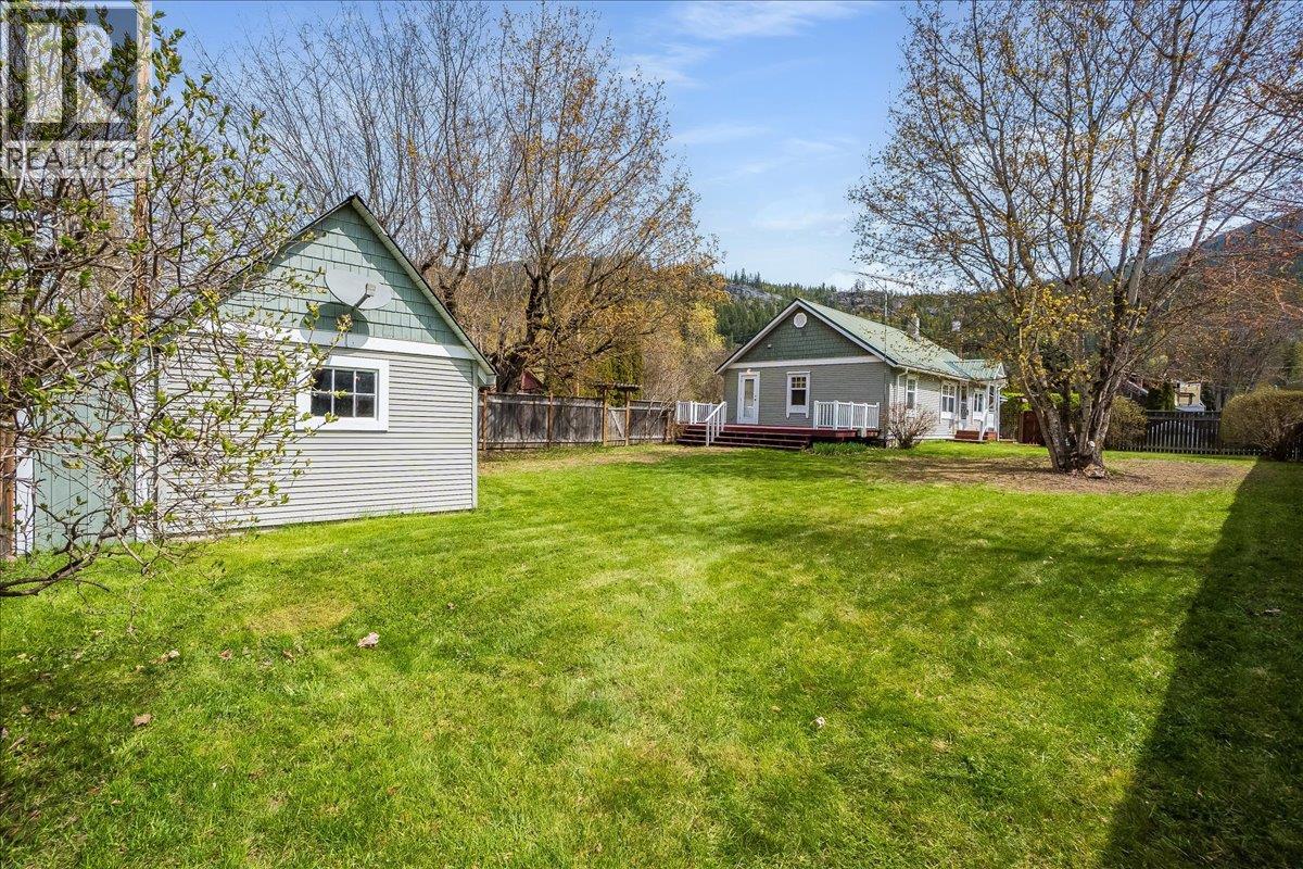 501 Arthur Street, Slocan, British Columbia  V0G 2C0 - Photo 28 - 10385478
