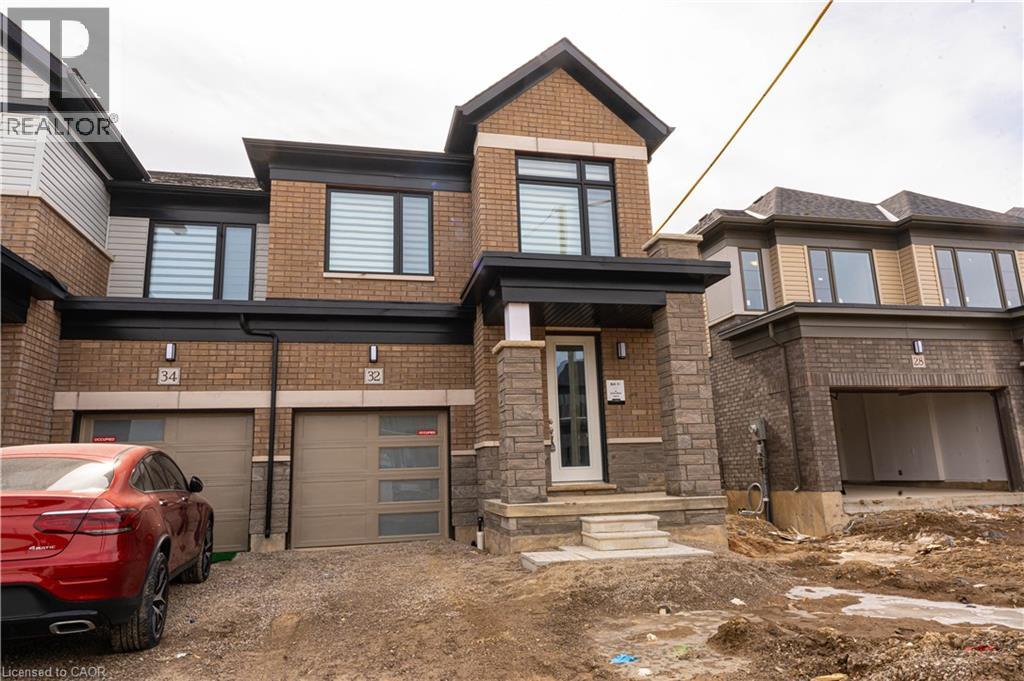32 BLAIN Drive, Hamilton, Ontario