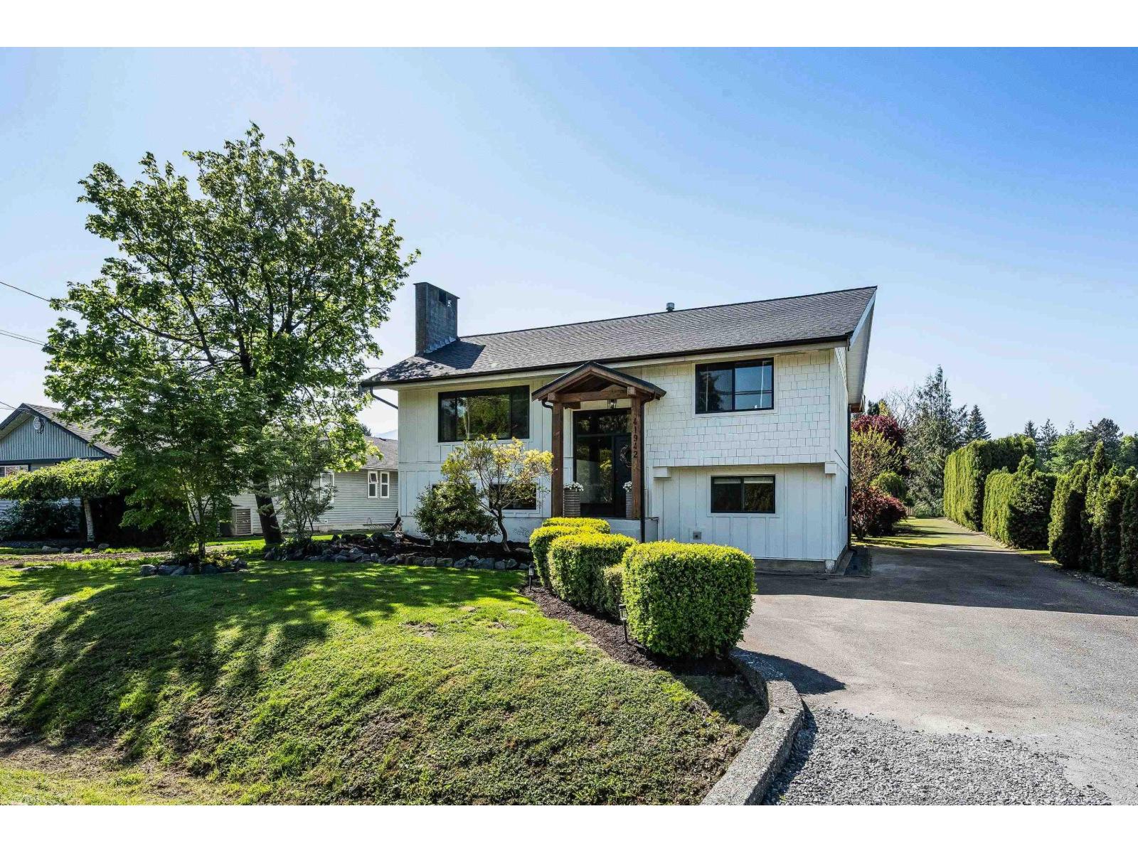 41942 South Sumas Road, Greendale, Sardis - Greendale, British Columbia  V2R 4K6 - Photo 2 - R3115518