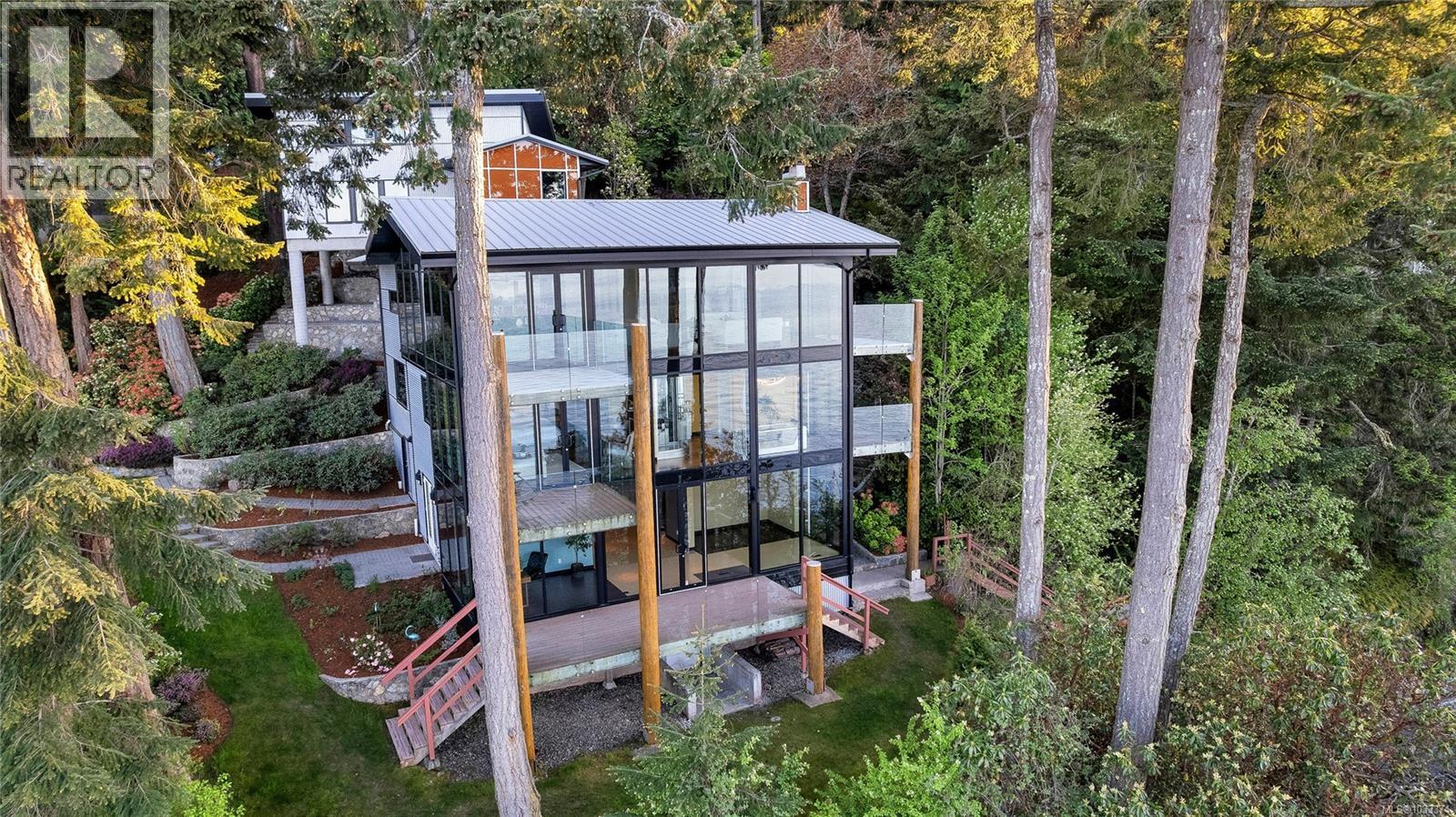 1676 Lands End Rd, North Saanich, British Columbia