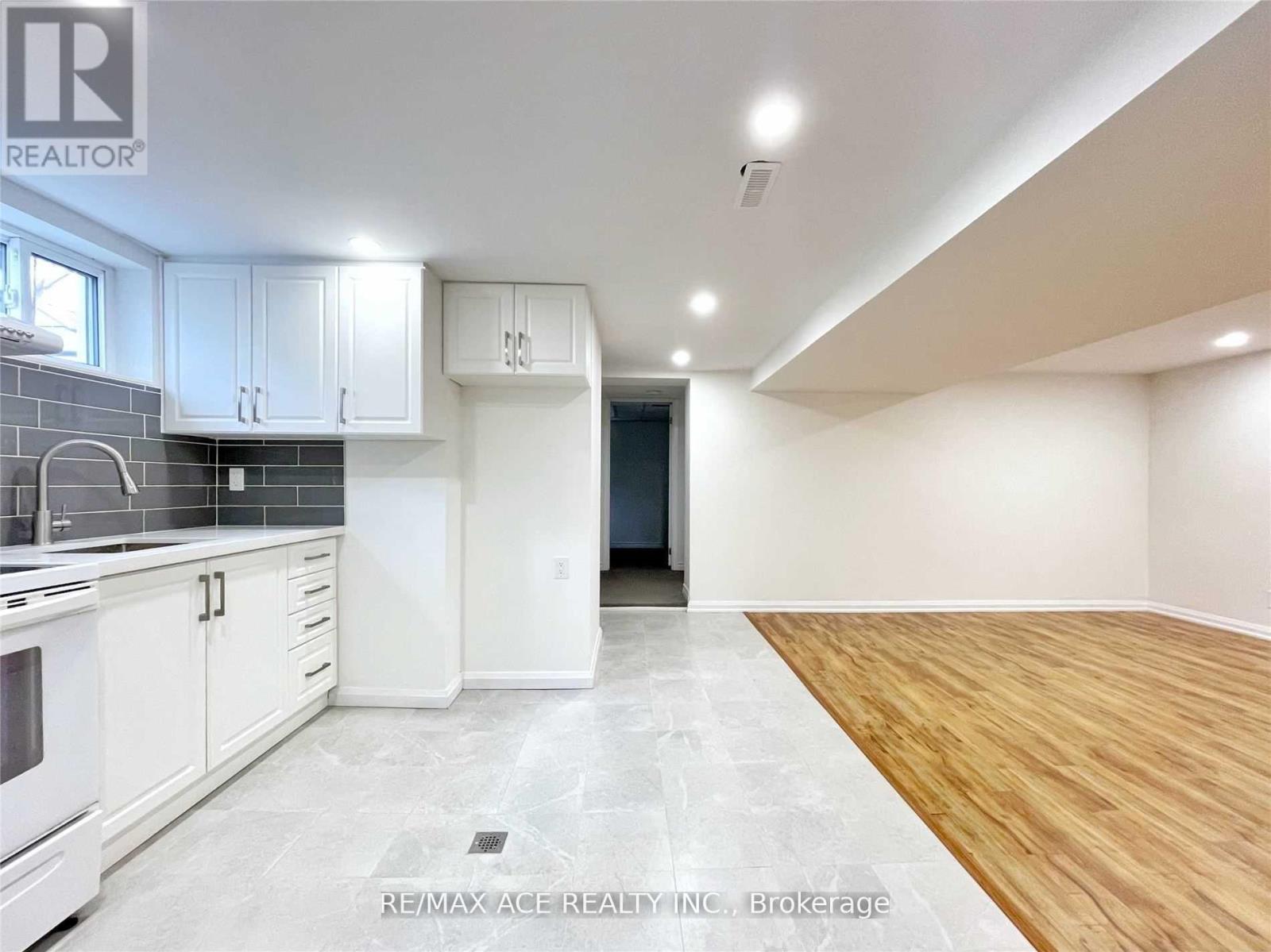 Lower - 246 Horsham Avenue, Toronto, Ontario  M2N 2A6 - Photo 5 - C13065618