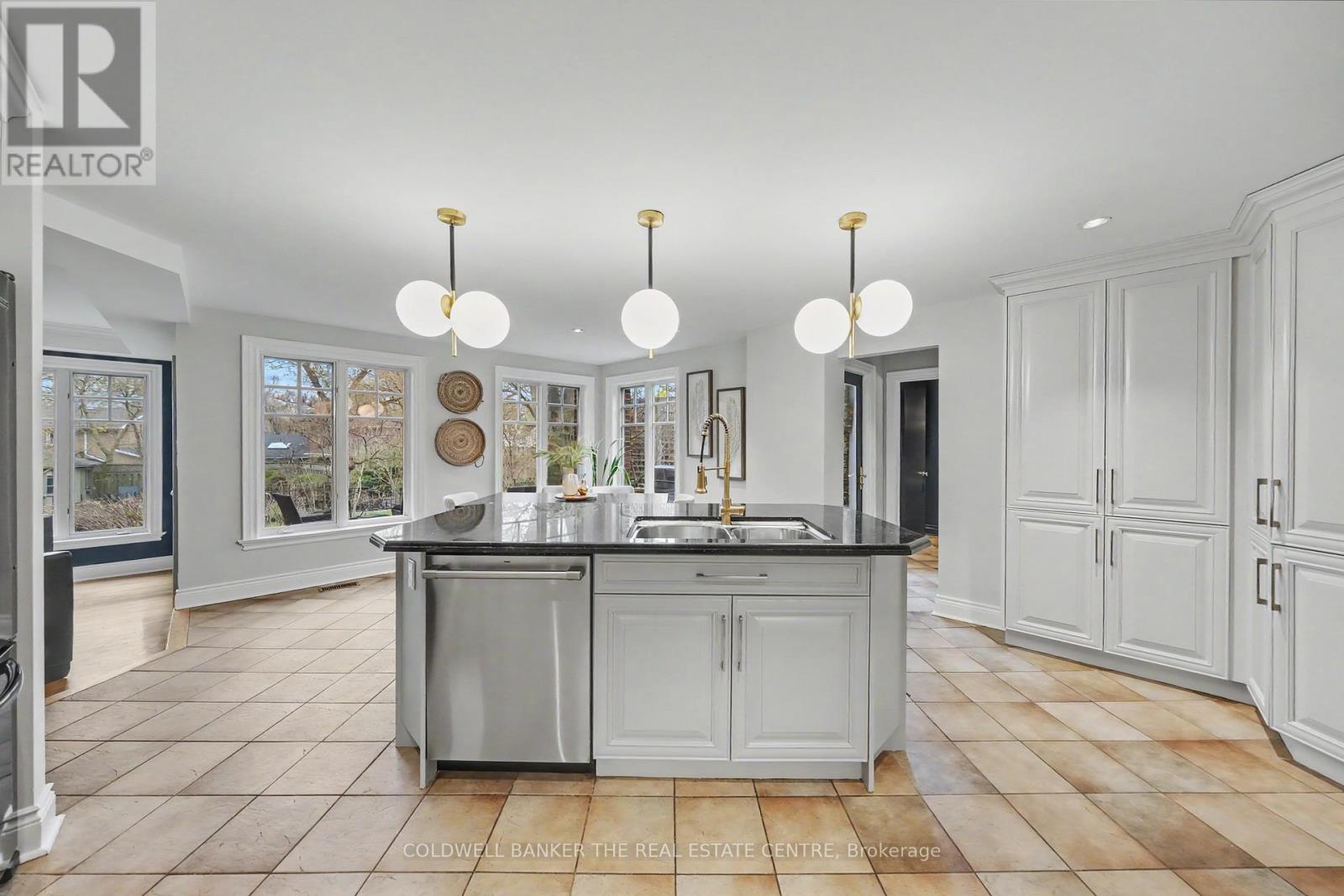 11 Dunlace Drive, Toronto, Ontario  M2L 2R8 - Photo 16 - C13065708