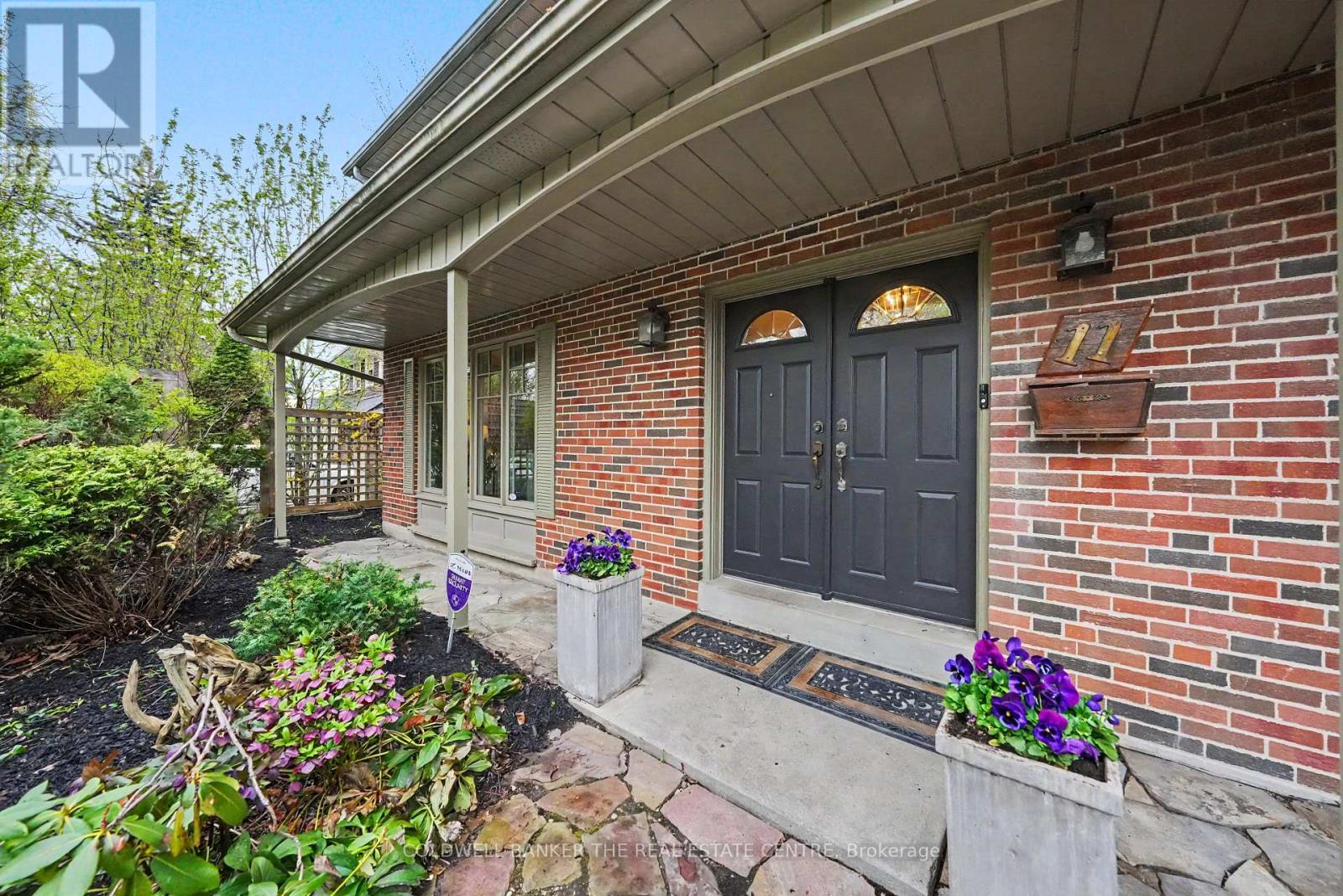 11 Dunlace Drive, Toronto, Ontario  M2L 2R8 - Photo 4 - C13065708