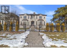 18 PARKER AVENUE, Richmond Hill, Ontario