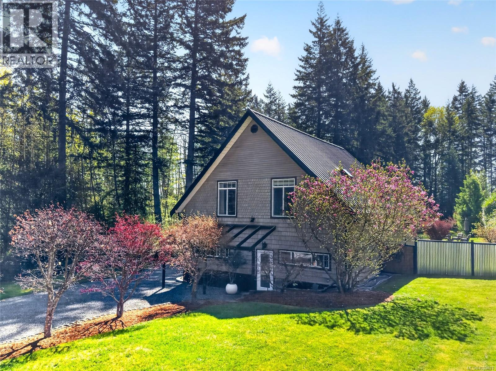 1981 Dzini Rd, Black Creek, British Columbia  V9J 1H1 - Photo 14 - 1033451
