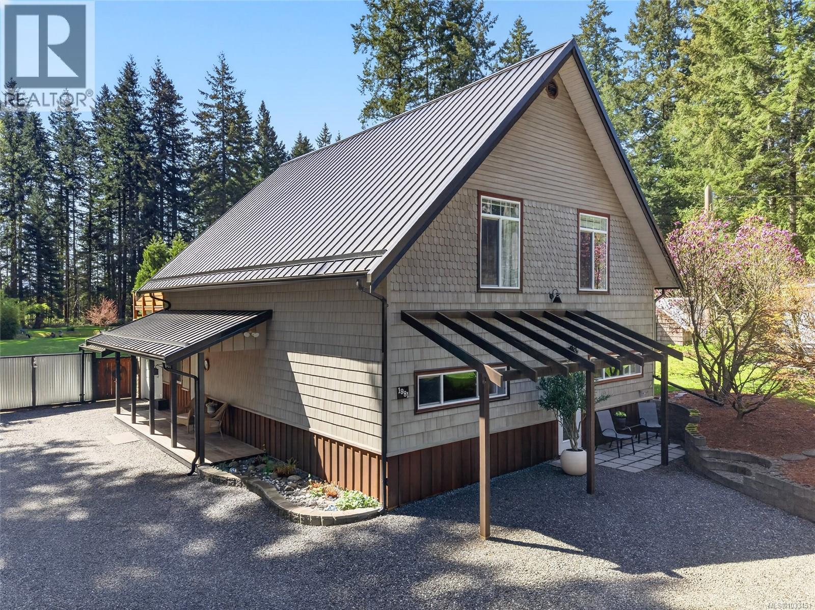 1981 Dzini Rd, Black Creek, British Columbia  V9J 1H1 - Photo 17 - 1033451