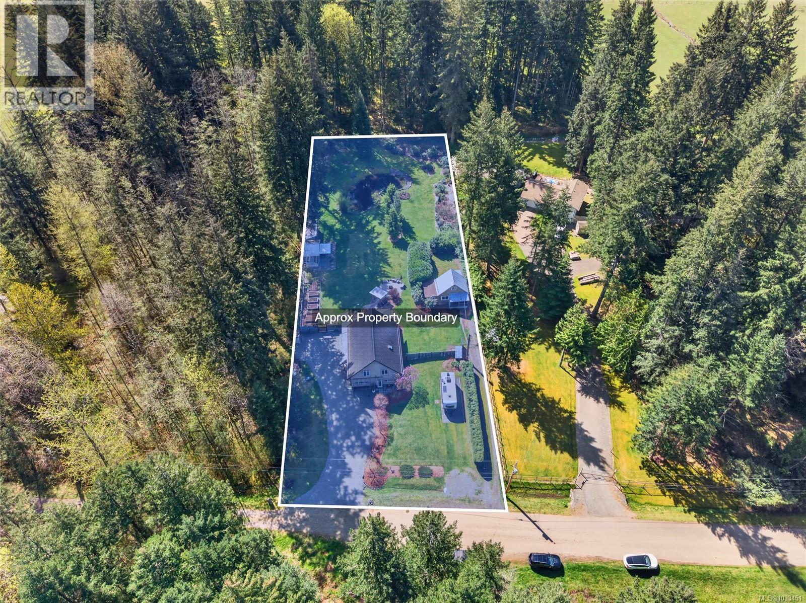 1981 Dzini Rd, Black Creek, British Columbia  V9J 1H1 - Photo 4 - 1033451