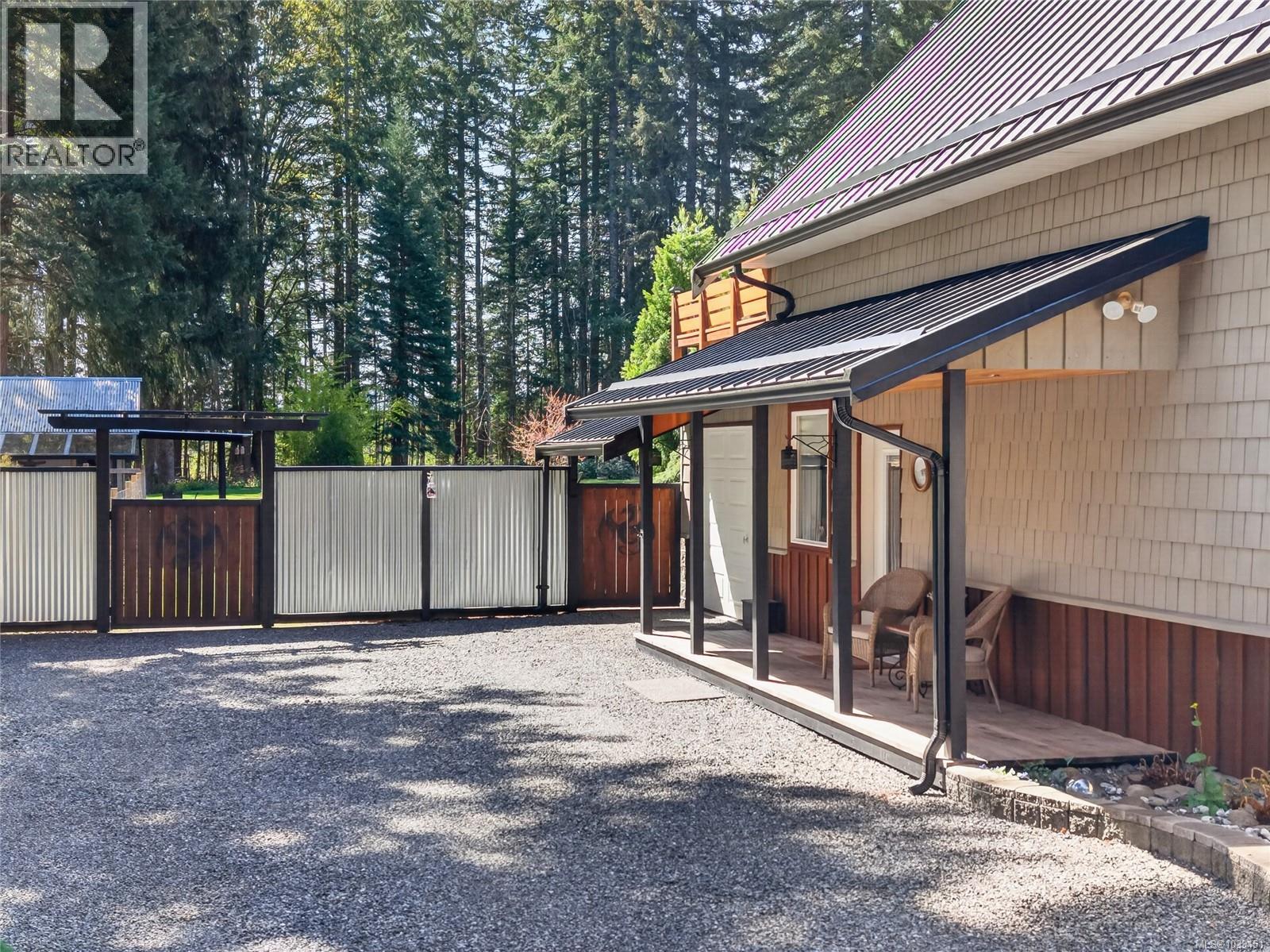 1981 Dzini Rd, Black Creek, British Columbia  V9J 1H1 - Photo 45 - 1033451