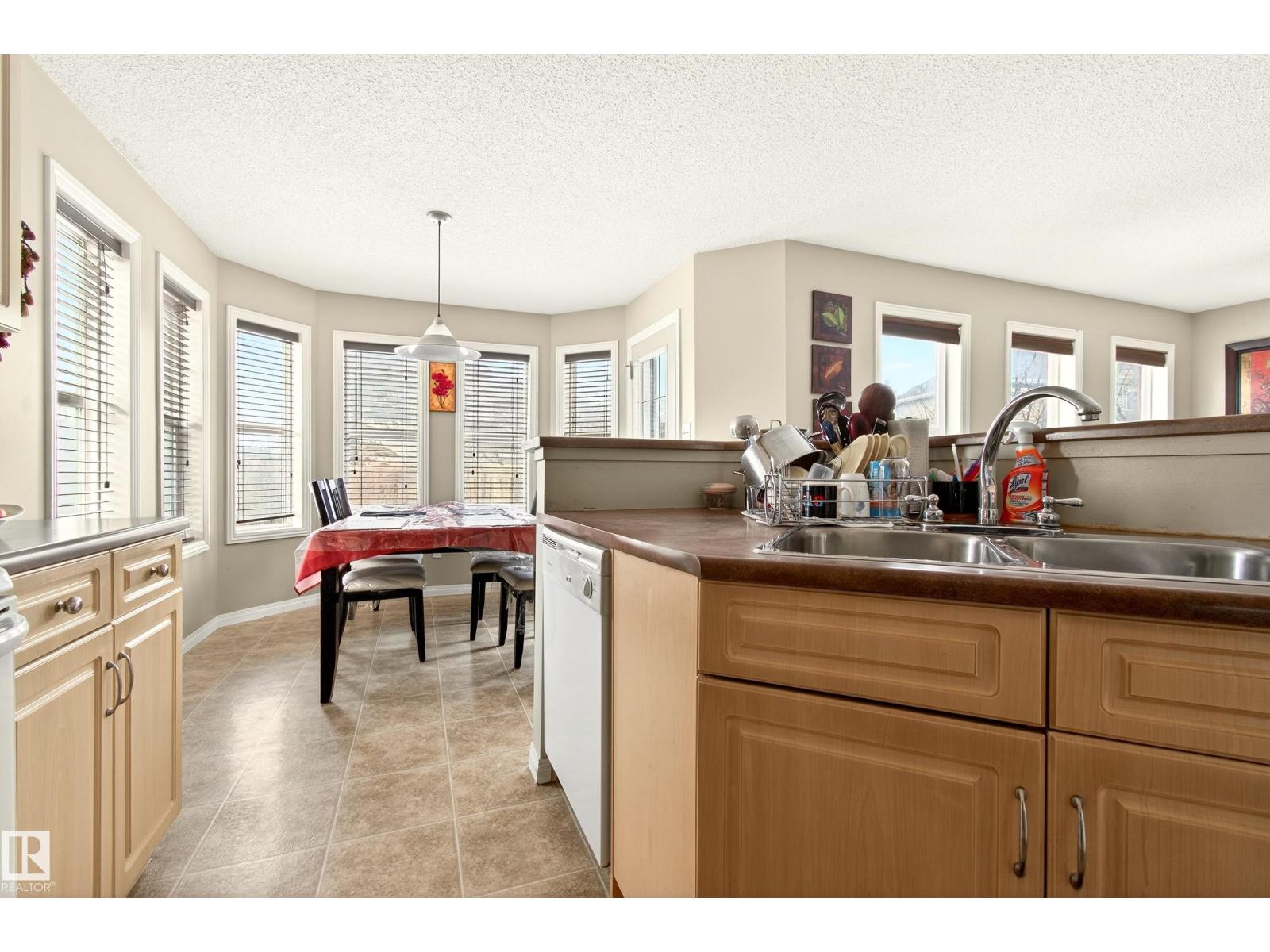 8922 5av Sw, Edmonton, Alberta  T6X 1C9 - Photo 15 - E4485012