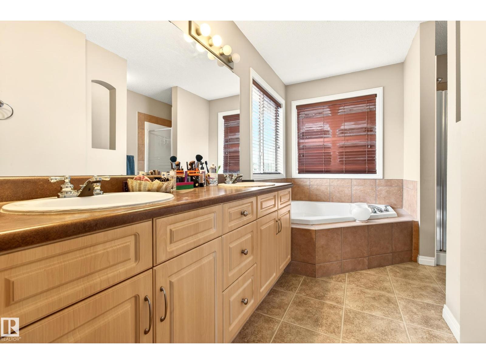 8922 5av Sw, Edmonton, Alberta  T6X 1C9 - Photo 26 - E4485012