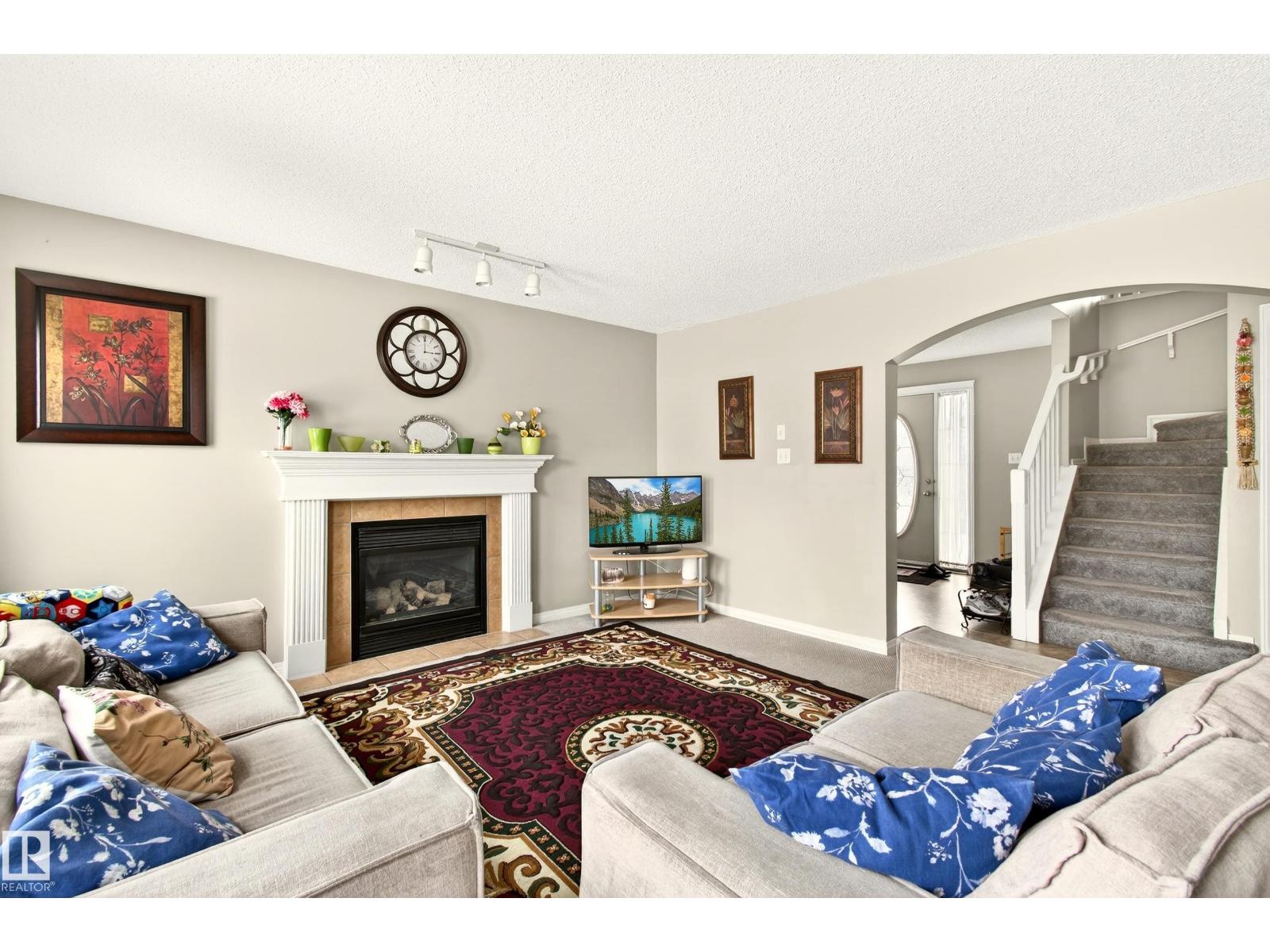 8922 5av Sw, Edmonton, Alberta  T6X 1C9 - Photo 4 - E4485012