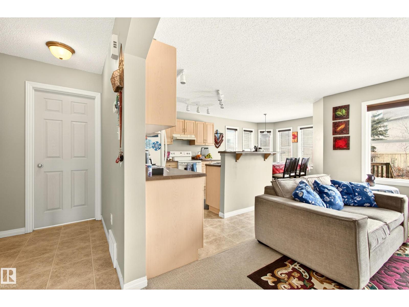8922 5av Sw, Edmonton, Alberta  T6X 1C9 - Photo 8 - E4485012