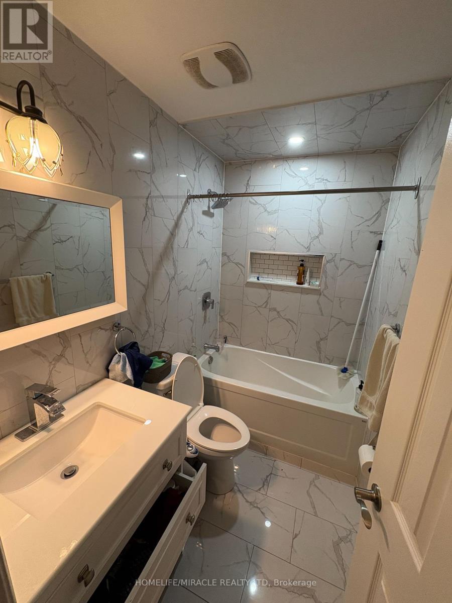 25 Barolo Road, Toronto, Ontario  M9V 4Z8 - Photo 11 - W13065648