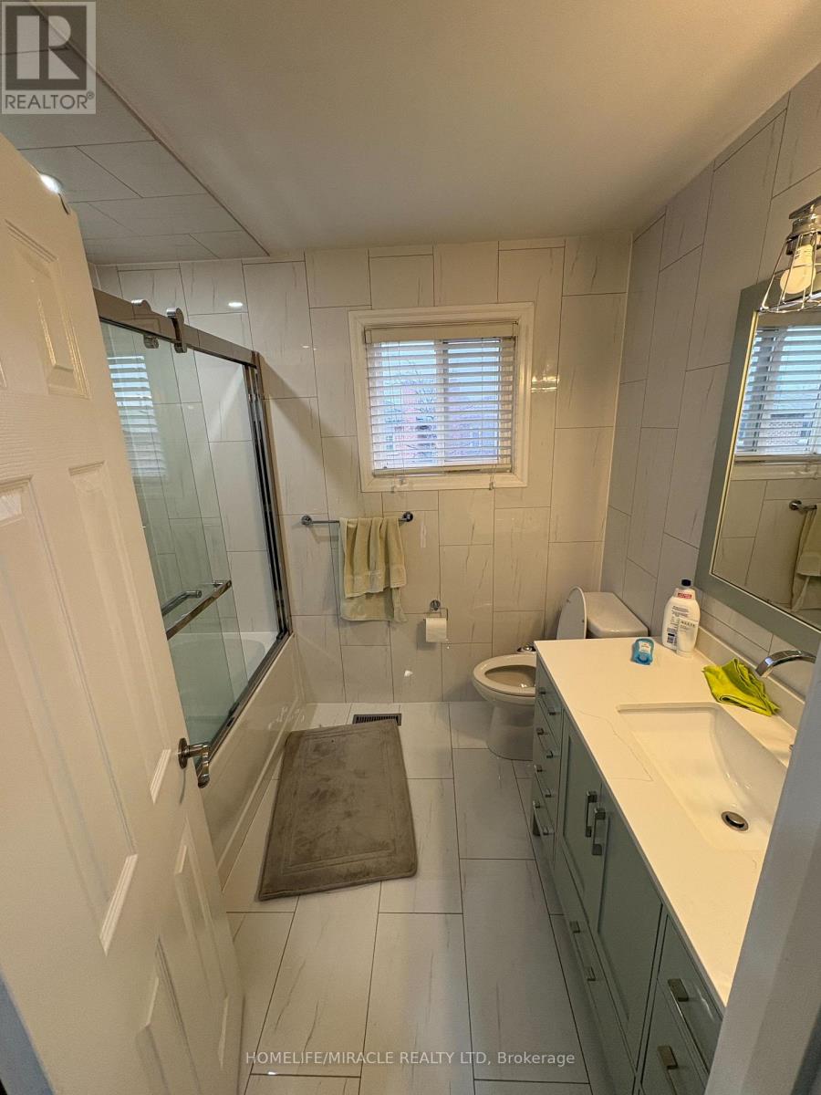 25 Barolo Road, Toronto, Ontario  M9V 4Z8 - Photo 12 - W13065648