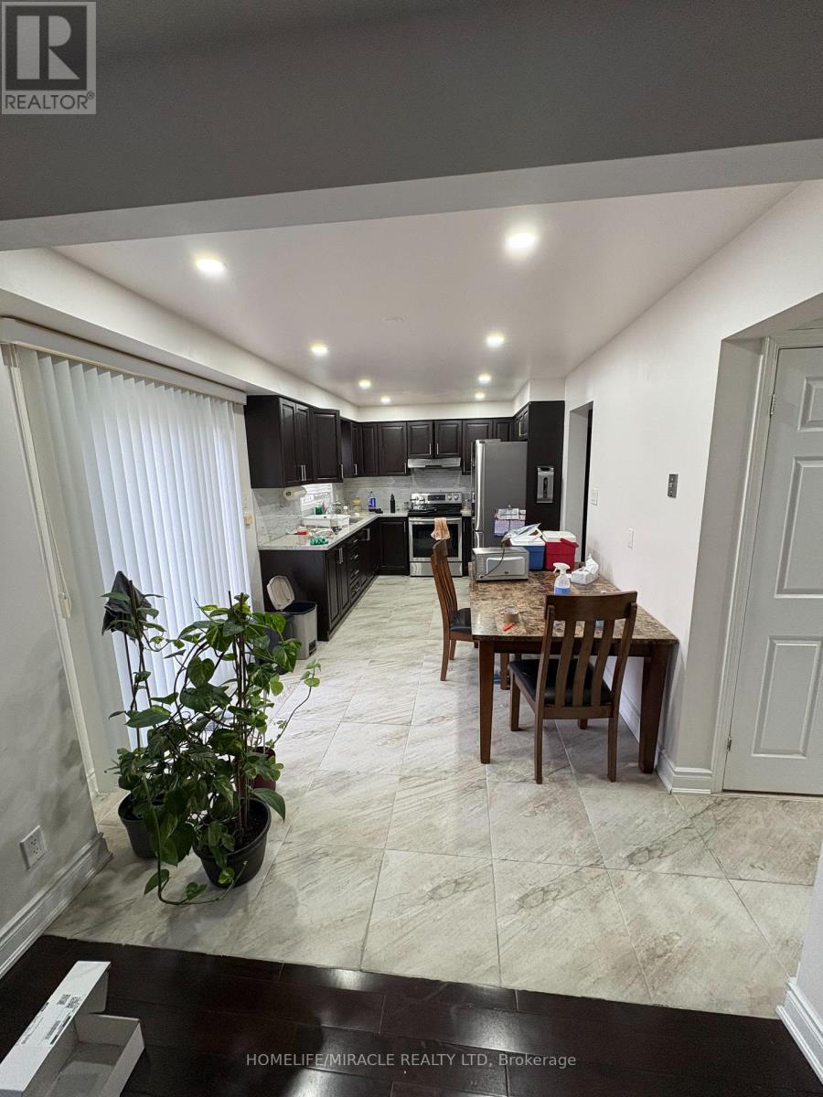 25 Barolo Road, Toronto, Ontario  M9V 4Z8 - Photo 3 - W13065648