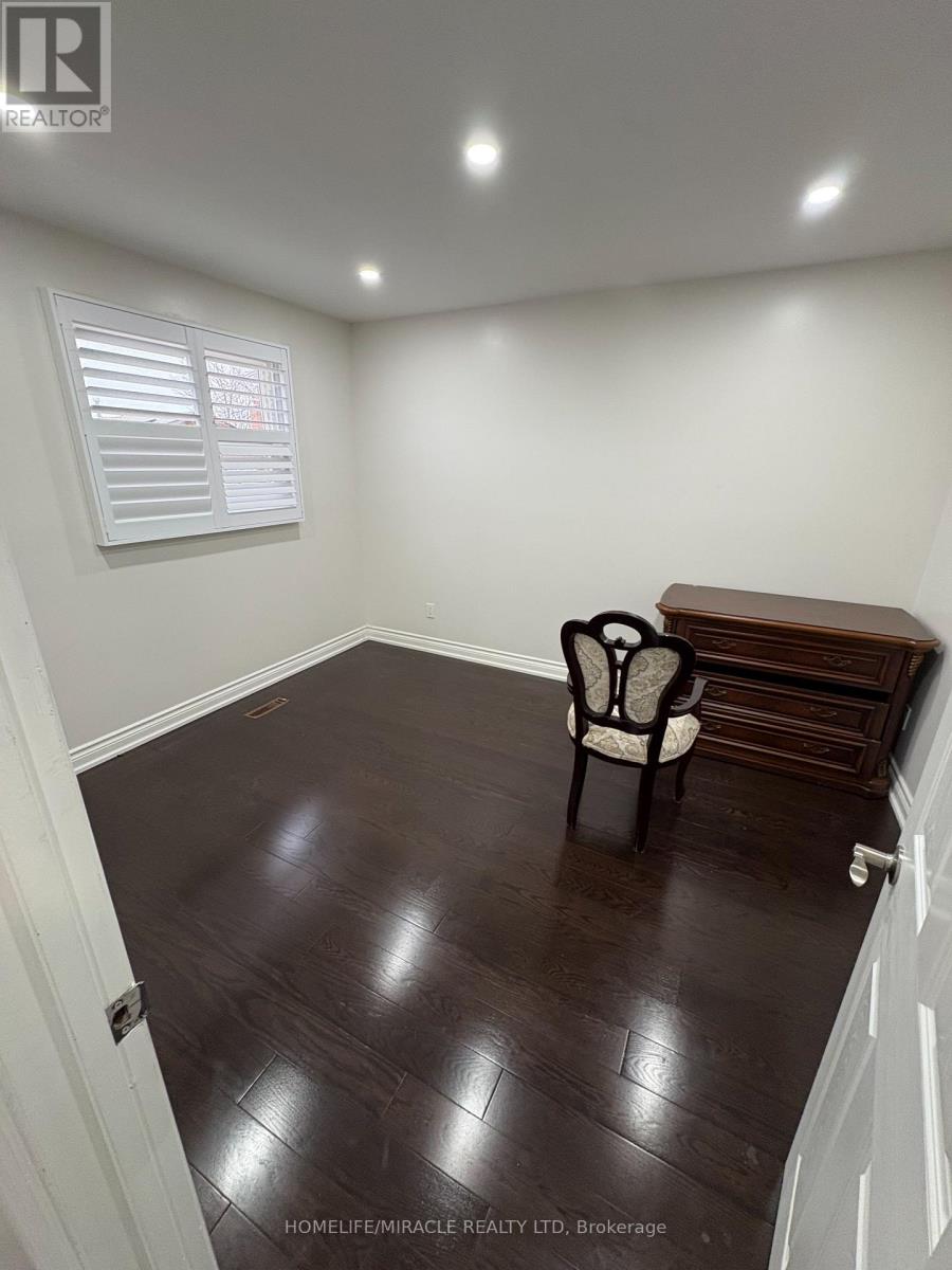 25 Barolo Road, Toronto, Ontario  M9V 4Z8 - Photo 7 - W13065648