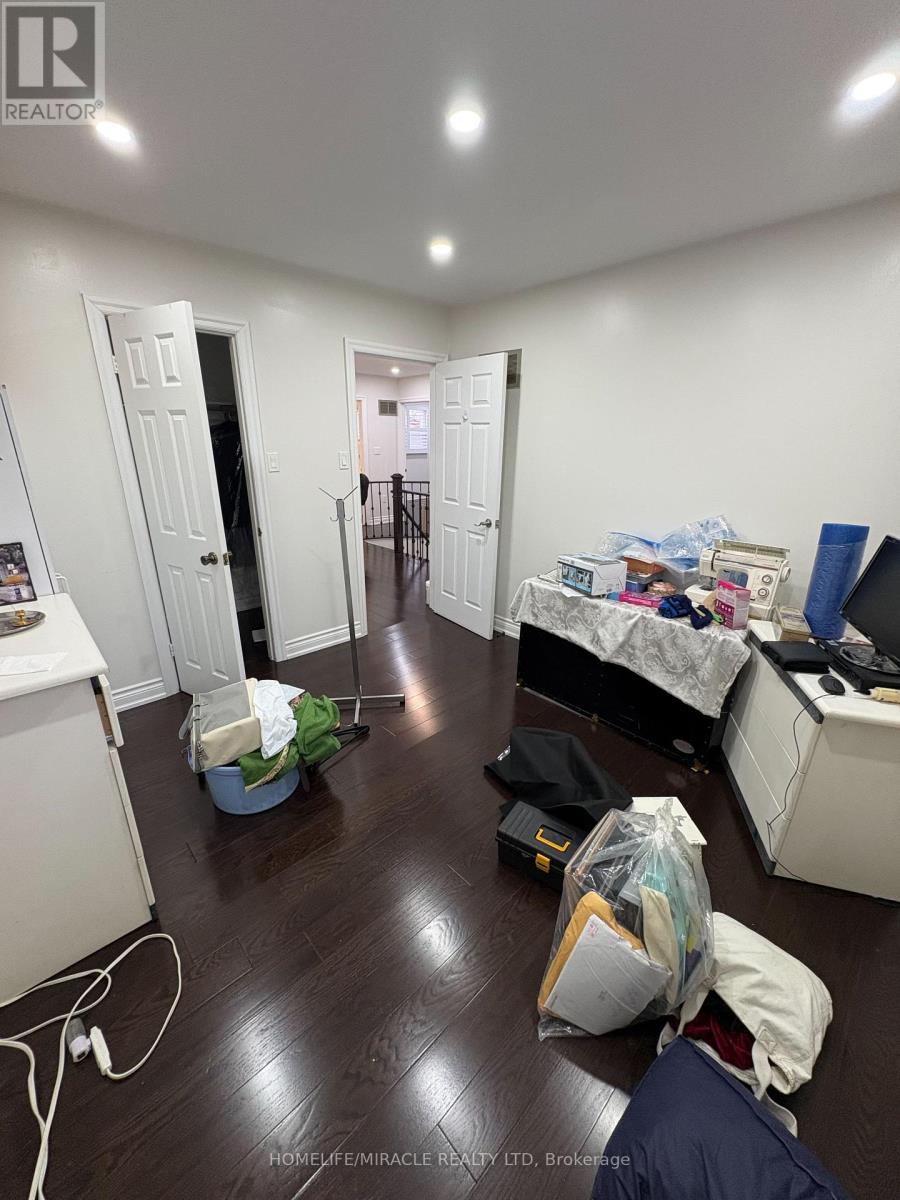 25 Barolo Road, Toronto, Ontario  M9V 4Z8 - Photo 9 - W13065648