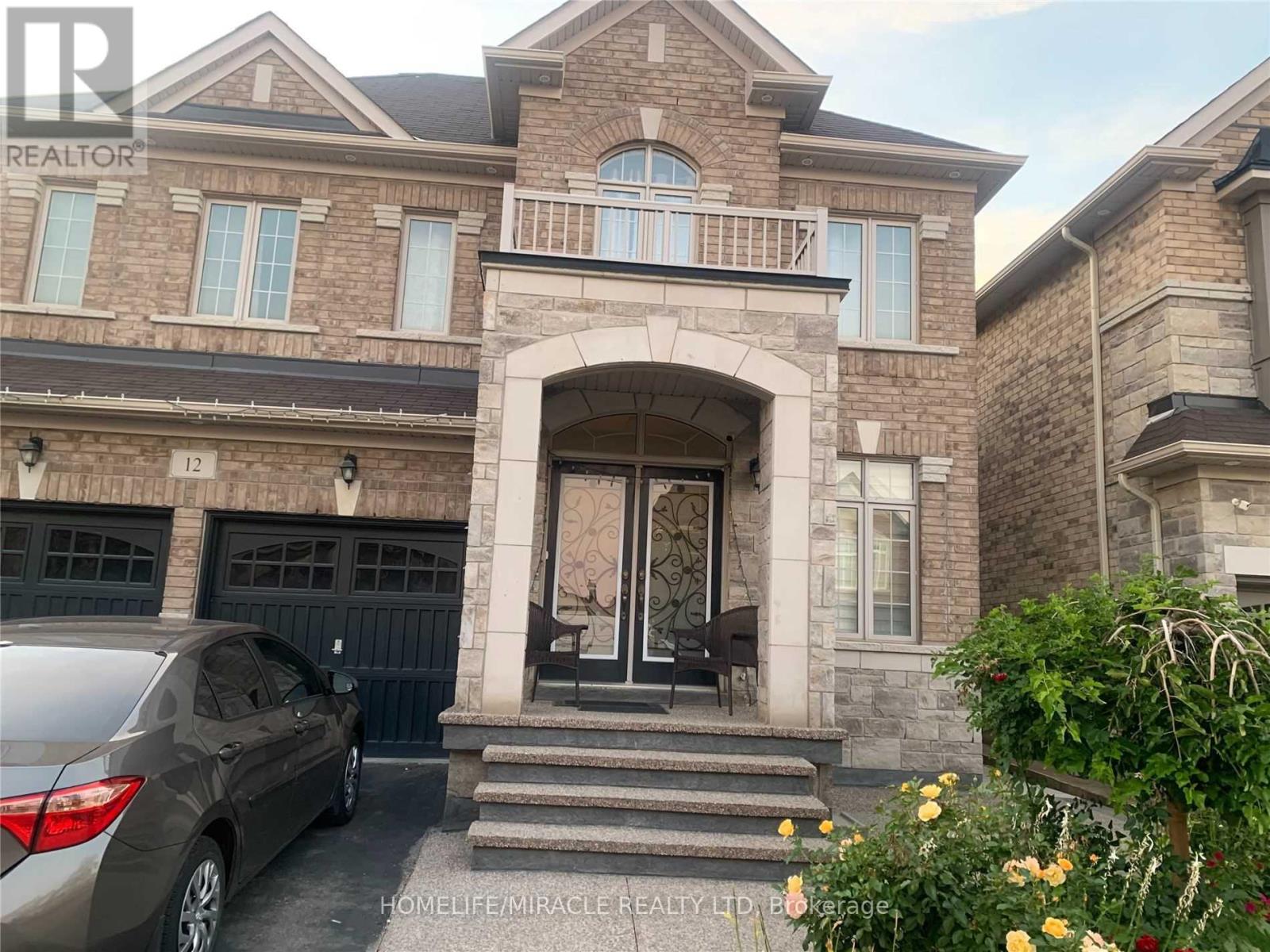 12 Bilby Street, Brampton, Ontario  L7A 4K3 - Photo 2 - W13065670