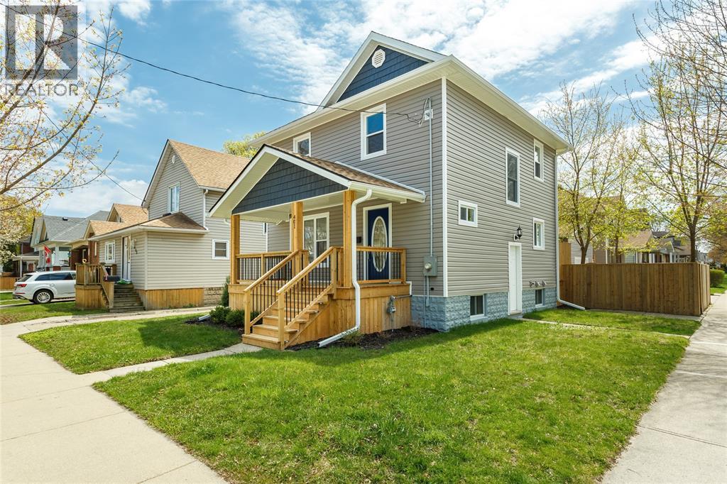 401 Devine Street, Sarnia, Ontario  N7T 1V6 - Photo 1 - 26004710
