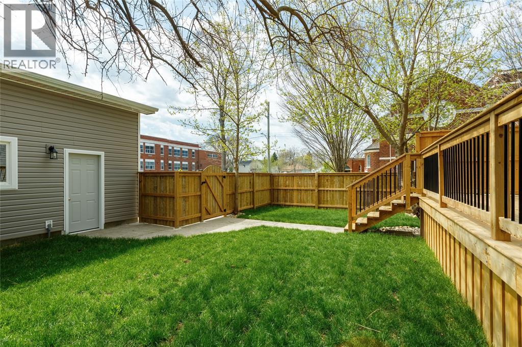 401 Devine Street, Sarnia, Ontario  N7T 1V6 - Photo 10 - 26004710