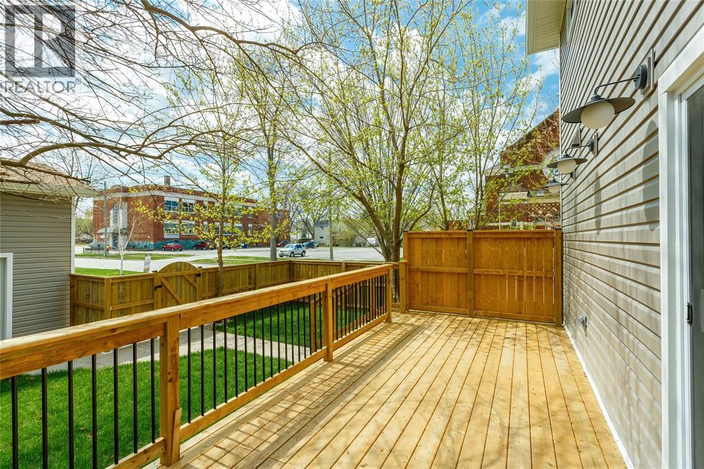 401 Devine Street, Sarnia, Ontario  N7T 1V6 - Photo 8 - 26004710