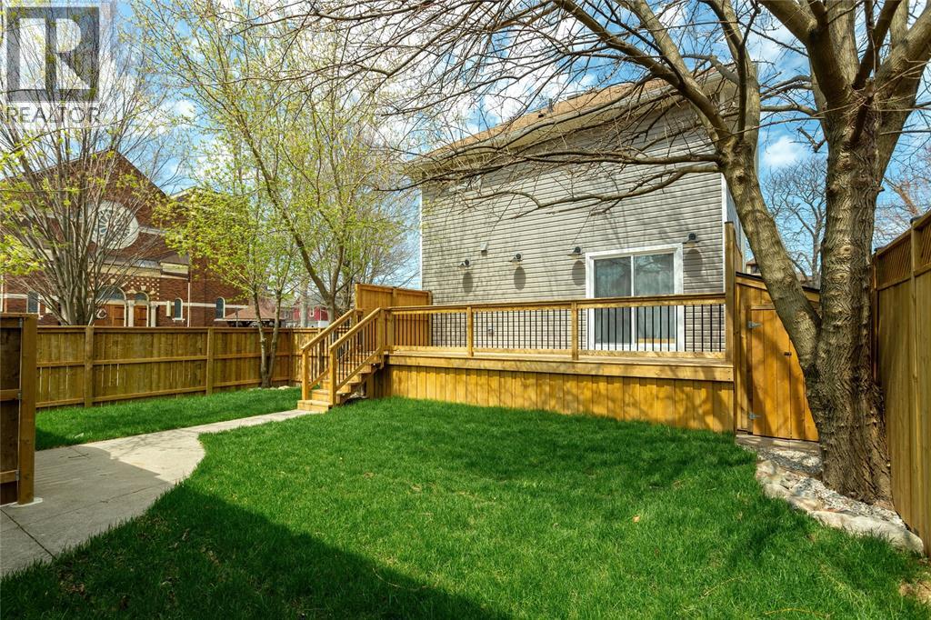 401 Devine Street, Sarnia, Ontario  N7T 1V6 - Photo 9 - 26004710