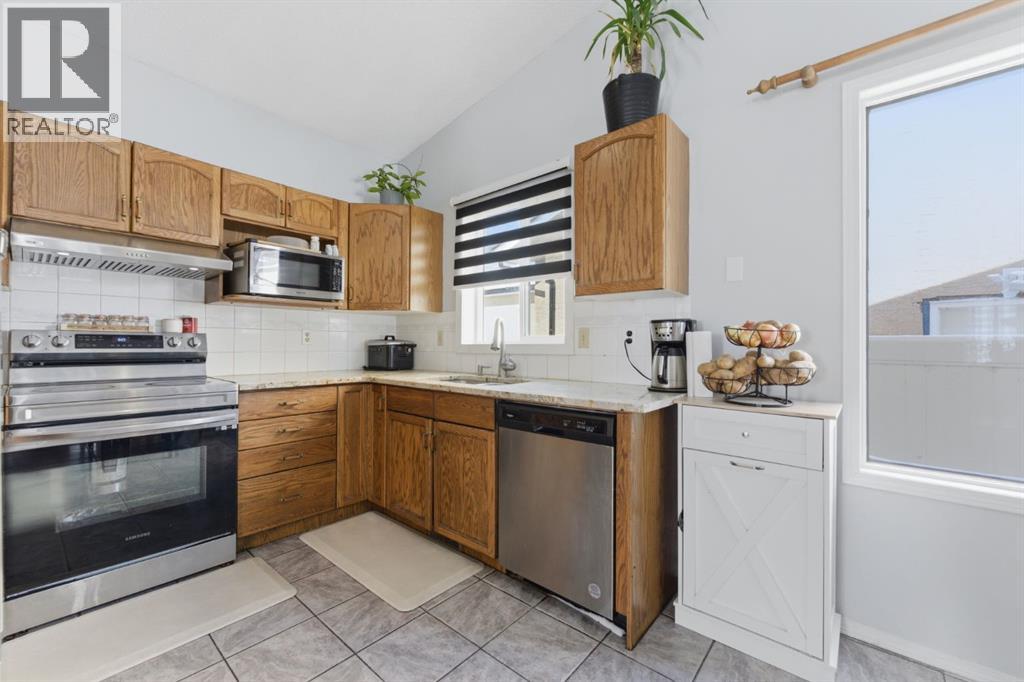 20 Applewood Way Se, Calgary, Alberta  T2A 7M8 - Photo 8 - A2303683
