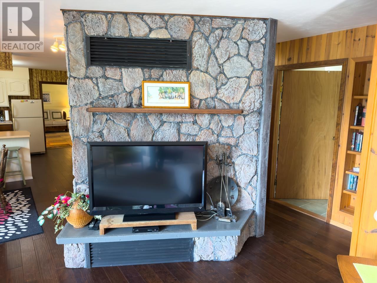 71 Kakagi Lake Road, Nestor Falls, Ontario  P0X 1K0 - Photo 18 - TB2600848