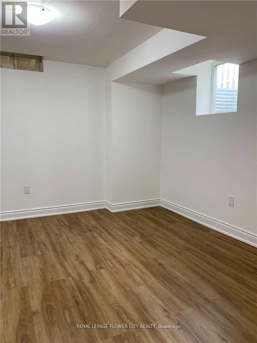 Legal Basement - 7227 Para Place, Mississauga, Ontario  L5W 1K4 - Photo 14 - W12986978