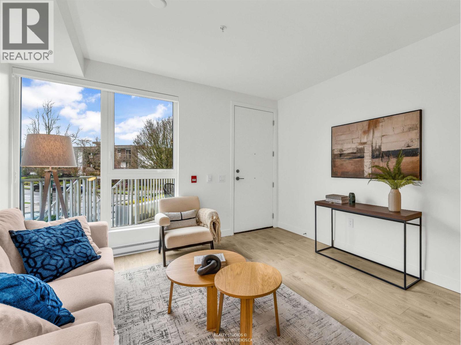 3130 Sophia Street, Vancouver, British Columbia  V5T 0K5 - Photo 3 - R3118045