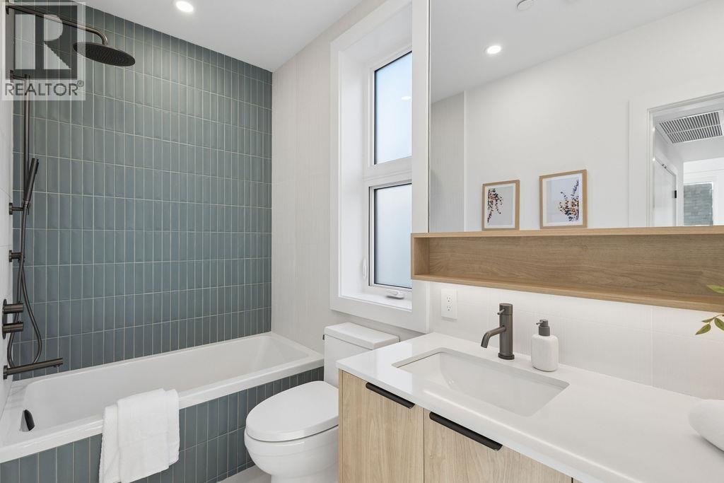 2 2752 Graveley Street, Vancouver, British Columbia  V5K 3J8 - Photo 32 - R3118070